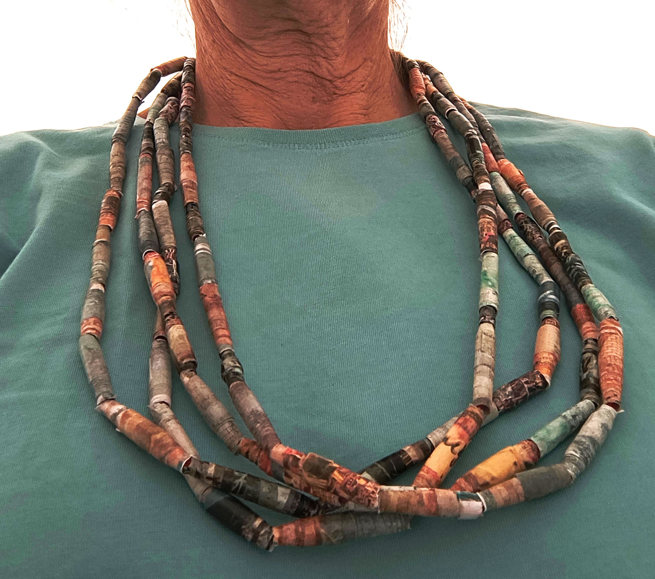 Necklace multi coloured, four strings