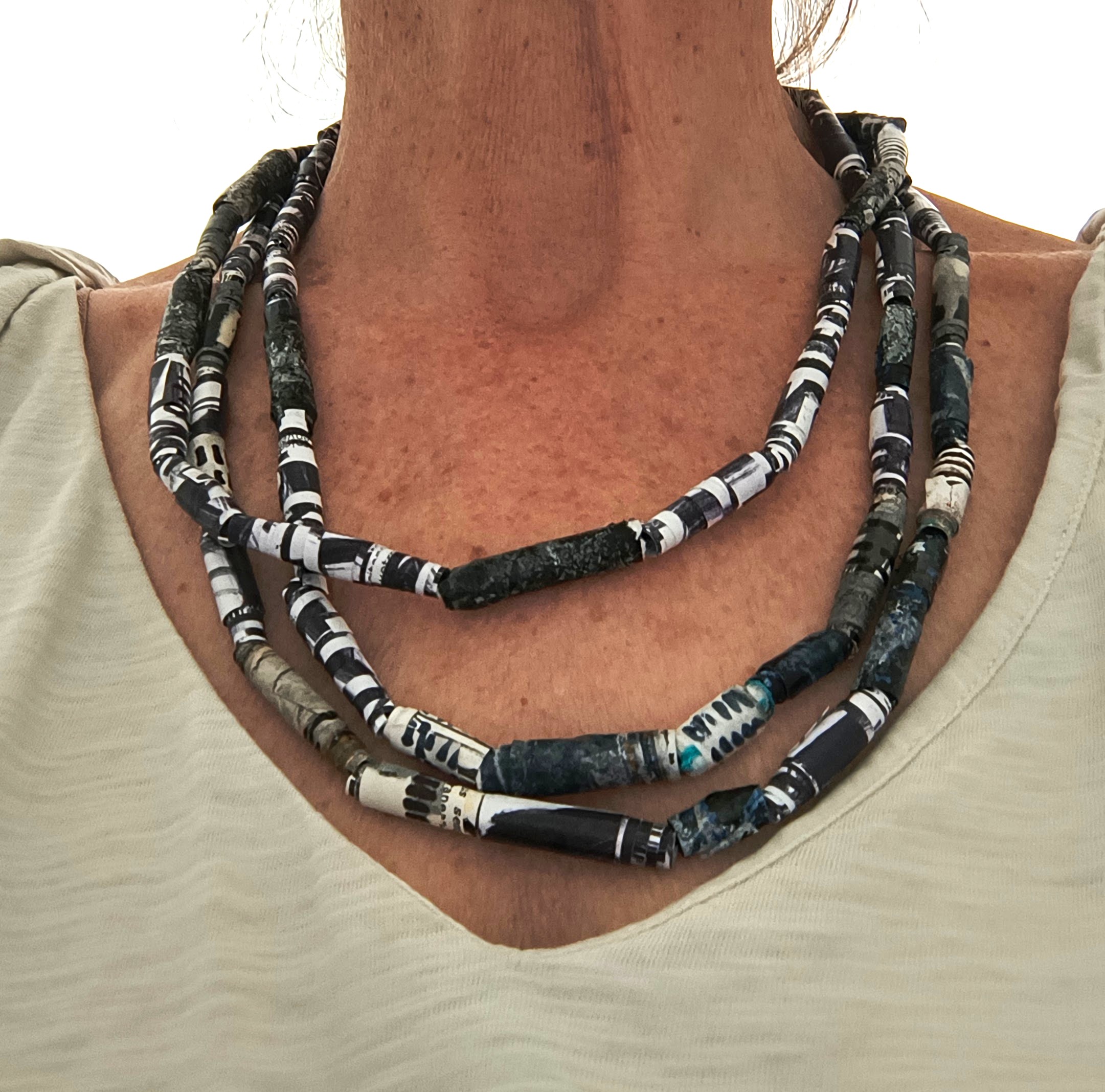 Necklace black & white