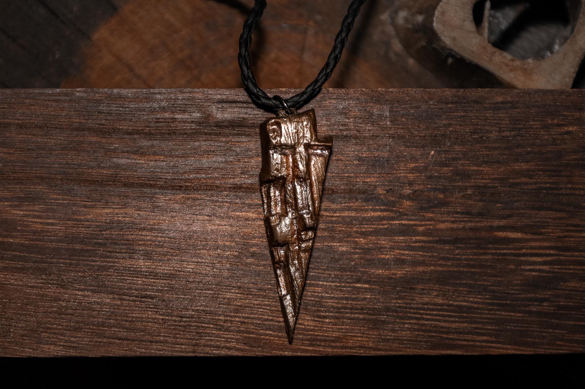 Bronze Titan Talisman “Inis”– Hand Cast Pendant, Heavy Jewelry, Dark Fantasy Amulet