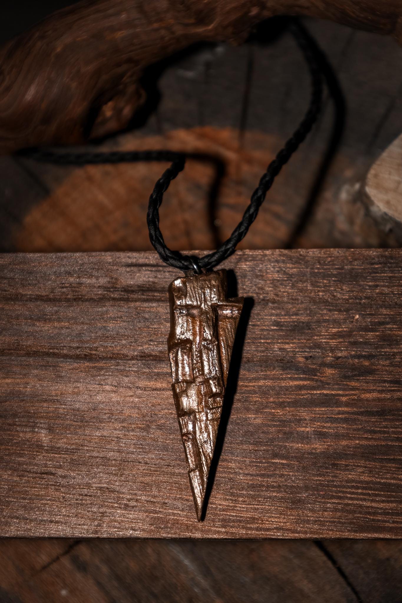 Bronze Titan Talisman “Inis”– Hand Cast Pendant, Heavy Jewelry, Dark Fantasy Amulet, photo 3