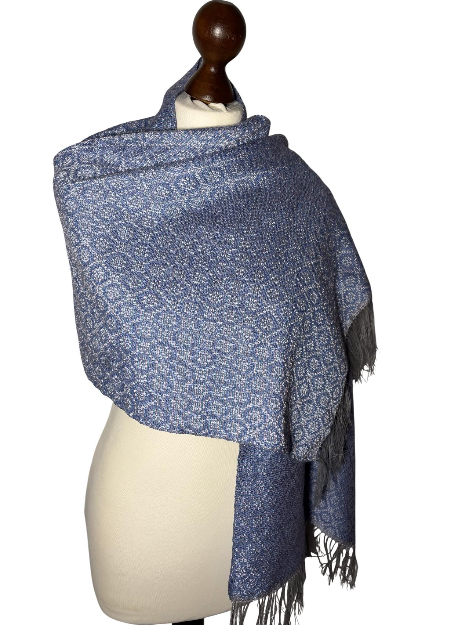 Personizable Cornflower Blue Handwoven Silk Shawl – Oversized Silk Blanket Scarf & Luxury Wrap, photo 5