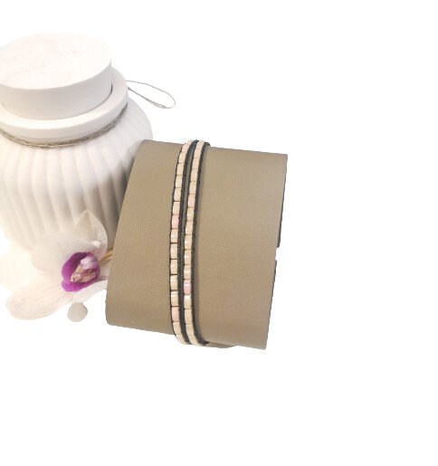 Double wrap bracelet, ivory unisex glass bracelet
