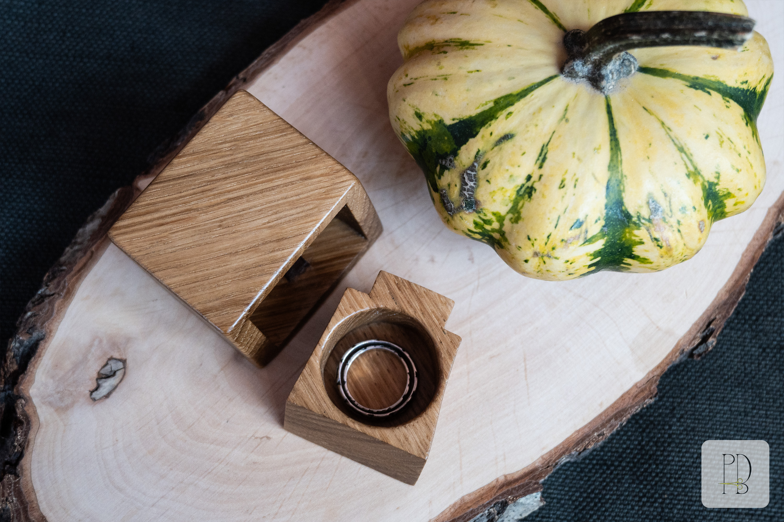 Small handmade rustic solid oak box for small rings and jewelry, photo 4
