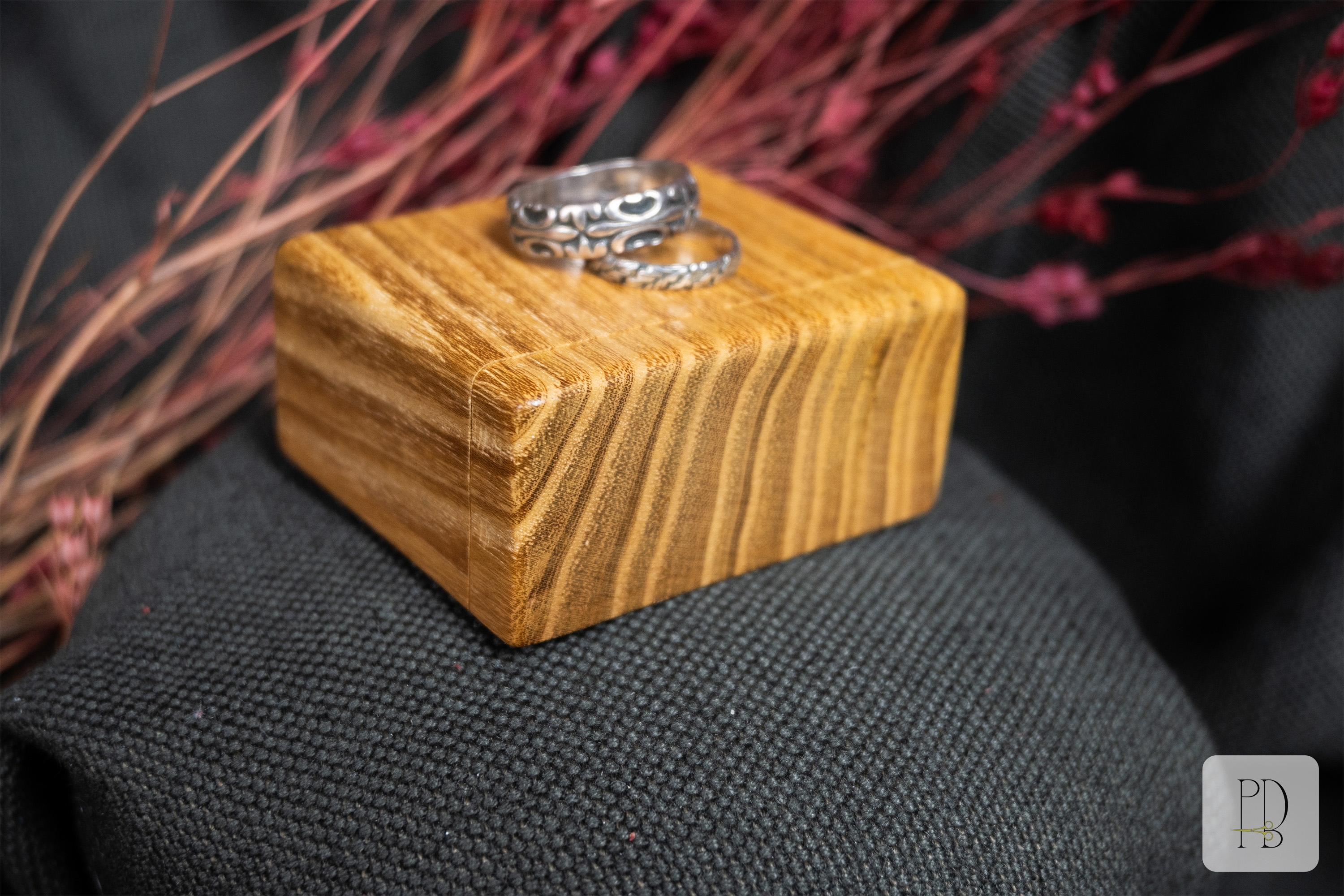 Handmade cottage core wooden box for rings, small jewelry and other precious gifts made out of mulberry, photo 4