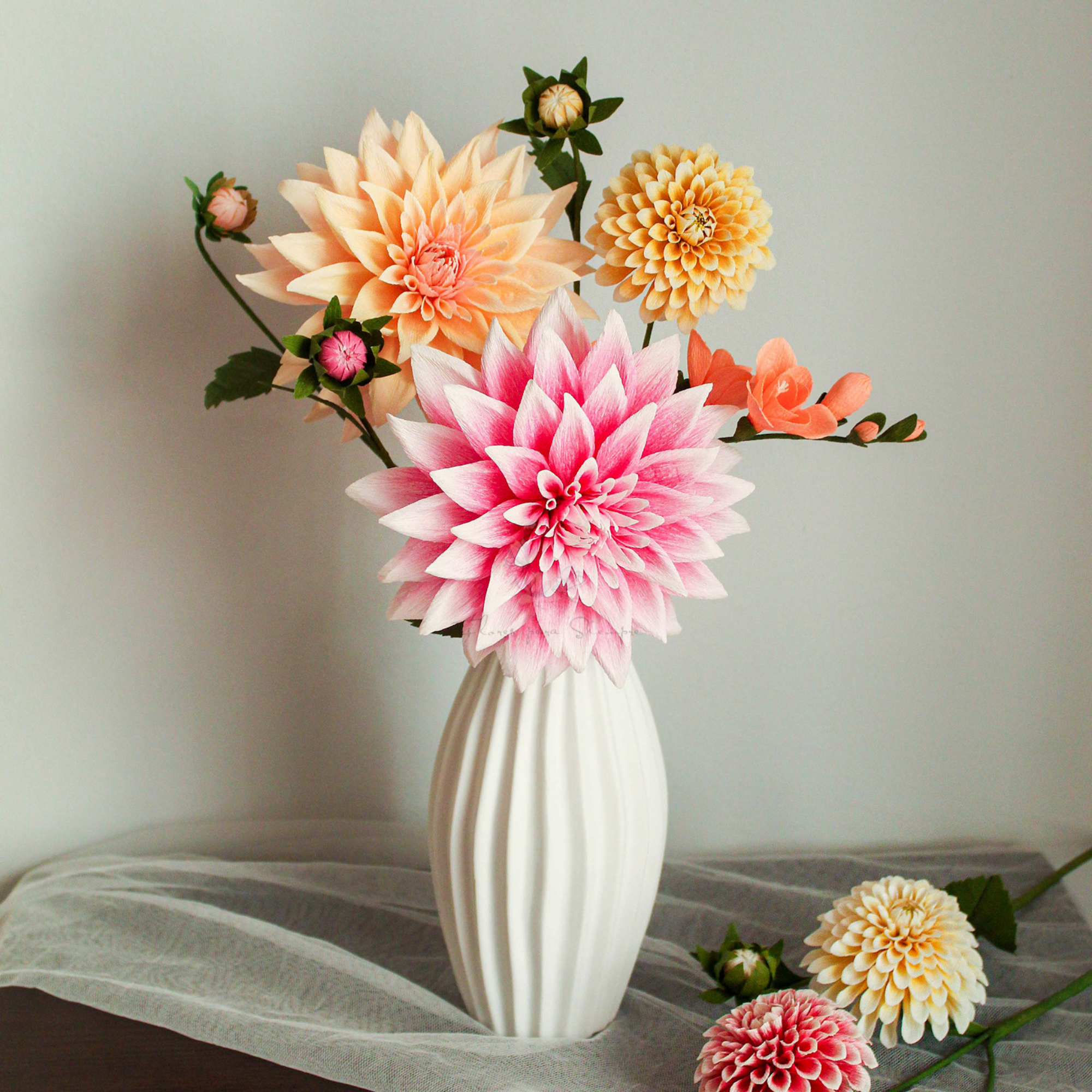 Handmade crepe paper dahlia bouquet, photo 3