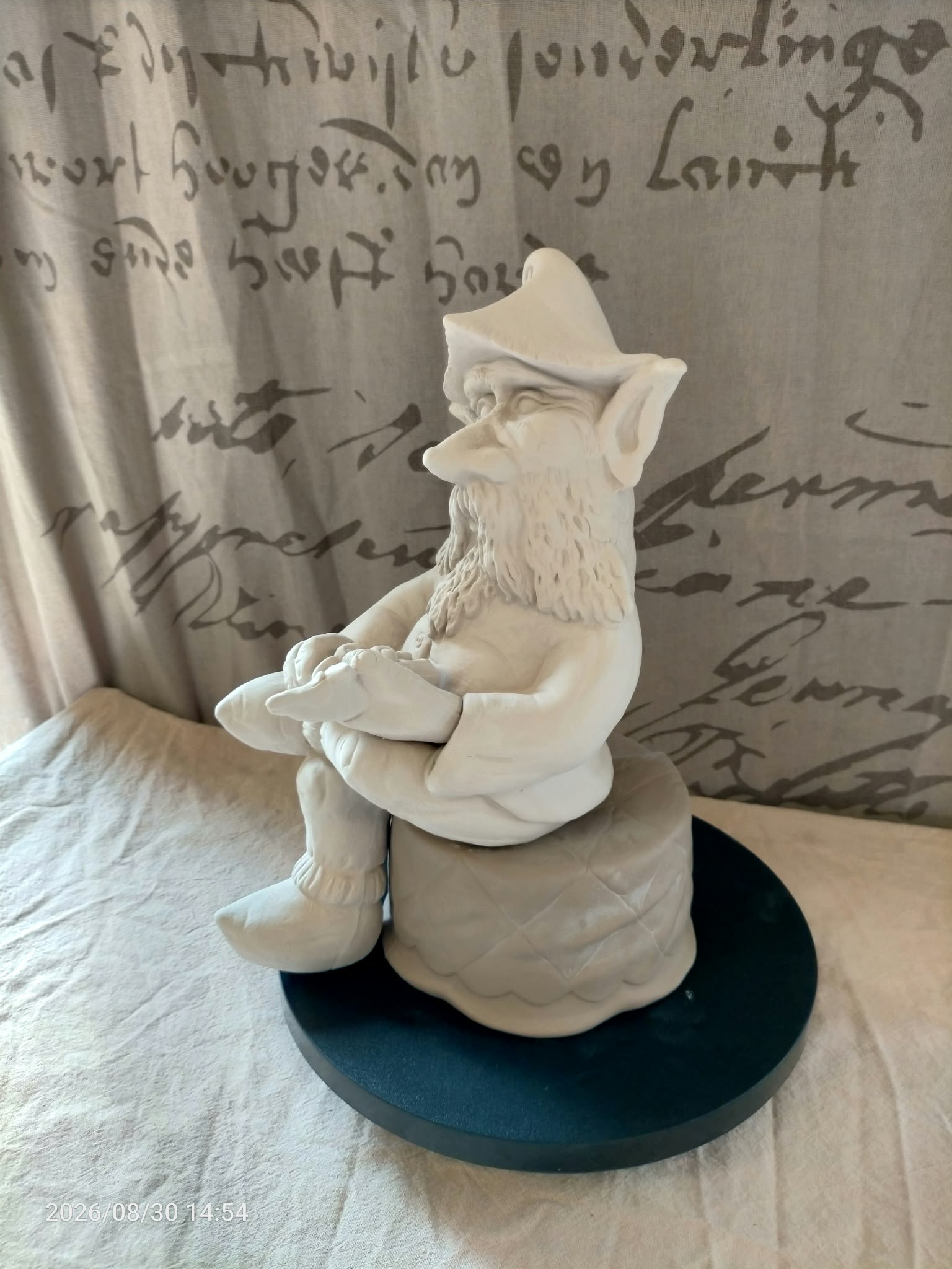 Whittler Gnome Unfinished Ceramic Bisque Ready to Paint, photo 2