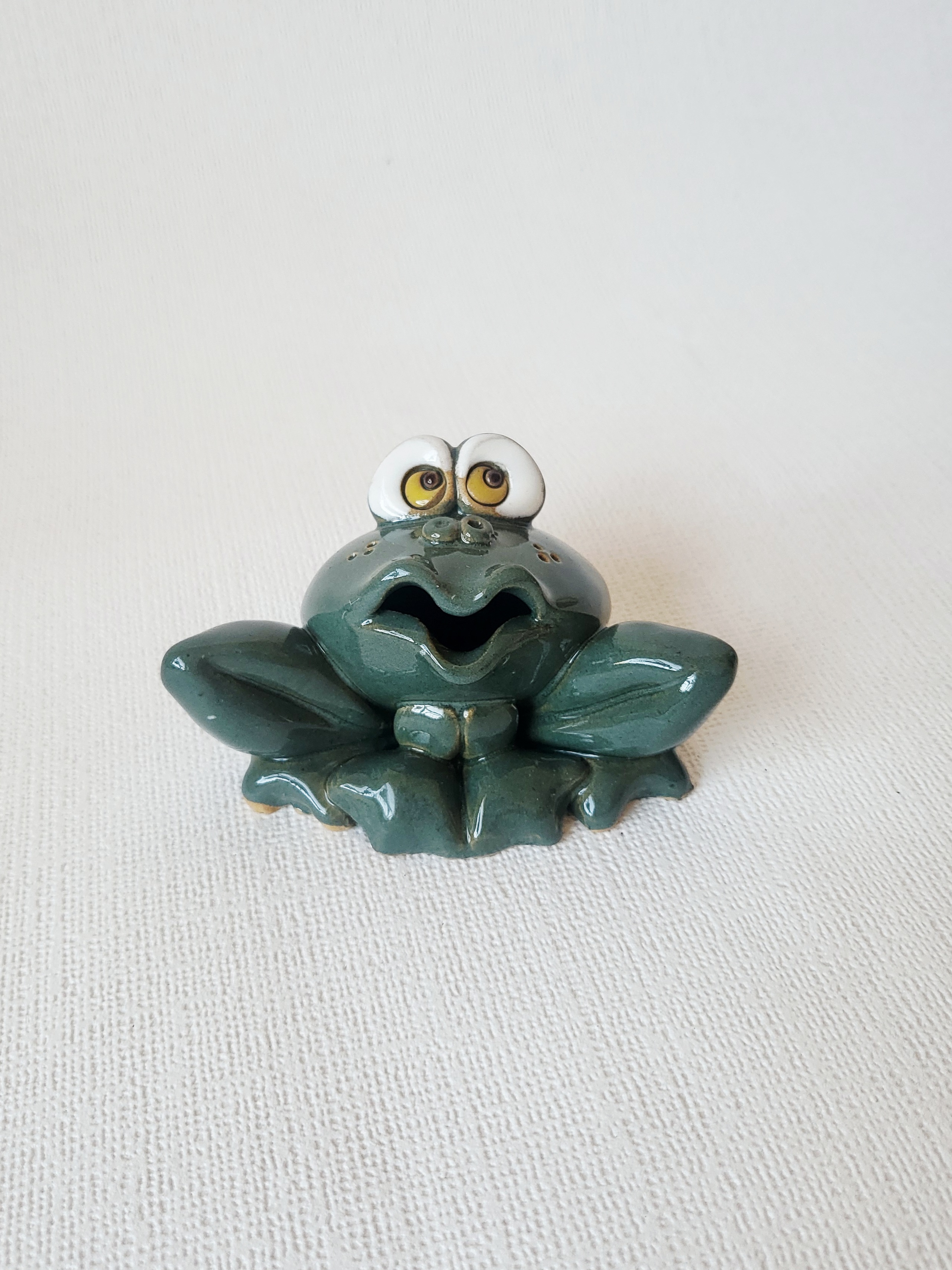 Handmade Ceramic Frog Figurine – Whimsical Home Decor, photo 2