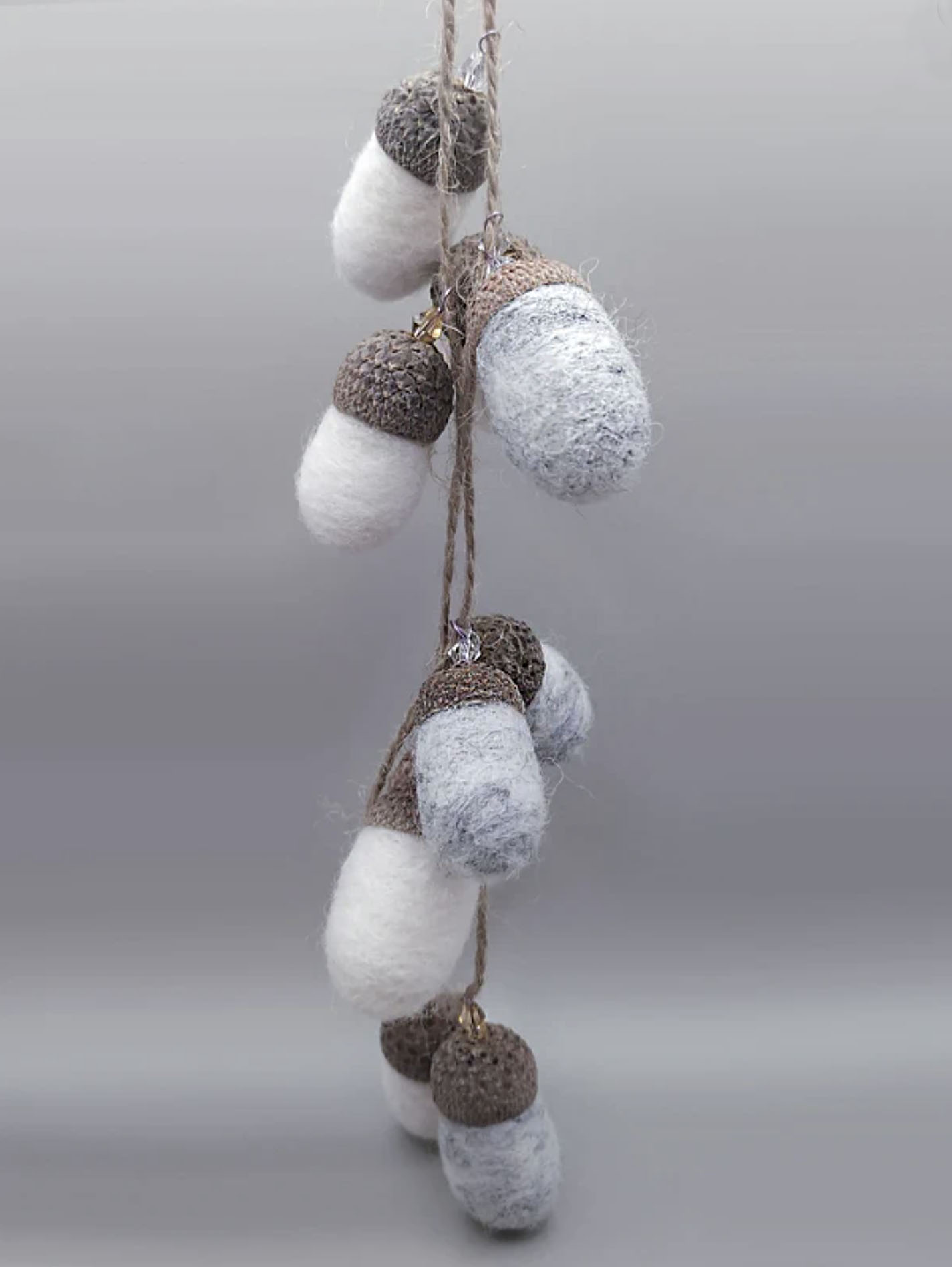 Wool felt acorn garland, photo 3