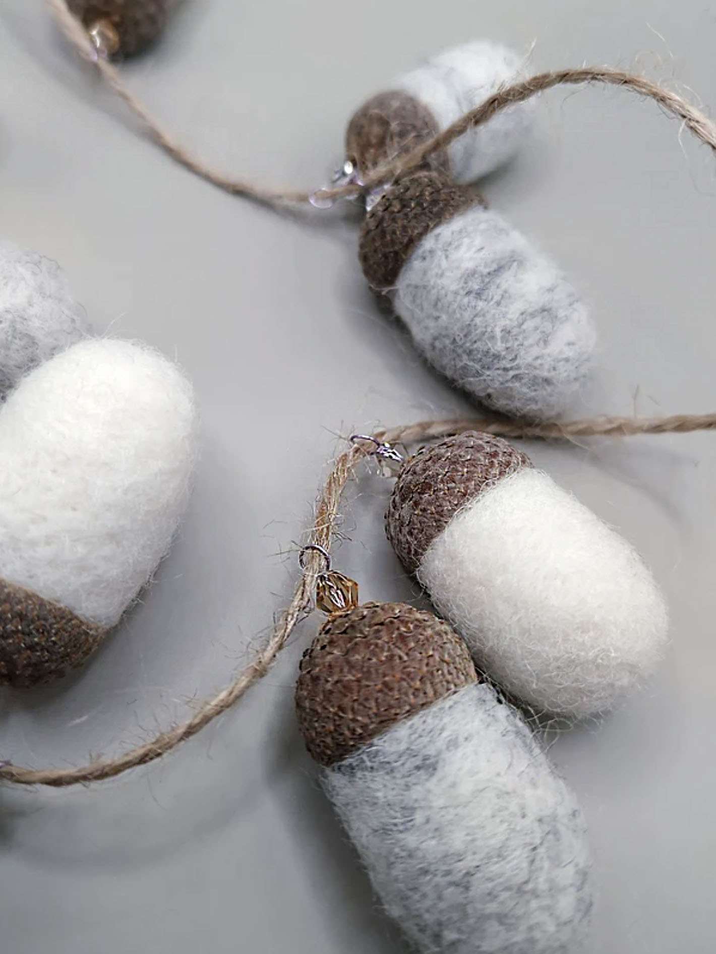 Wool felt acorn garland, photo 5