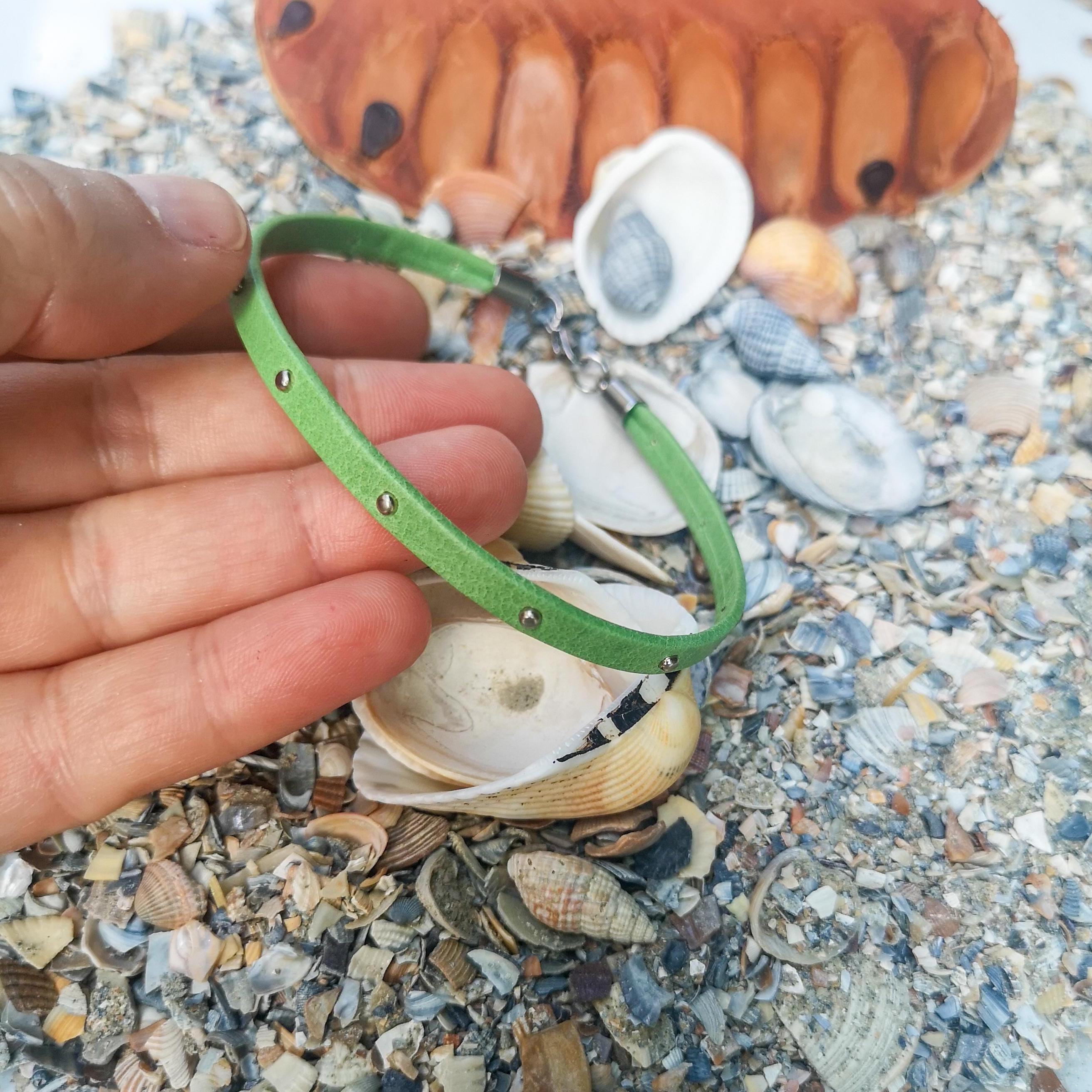 Minimalist genuine leather bracelet with rivets, green wristband, photo 3
