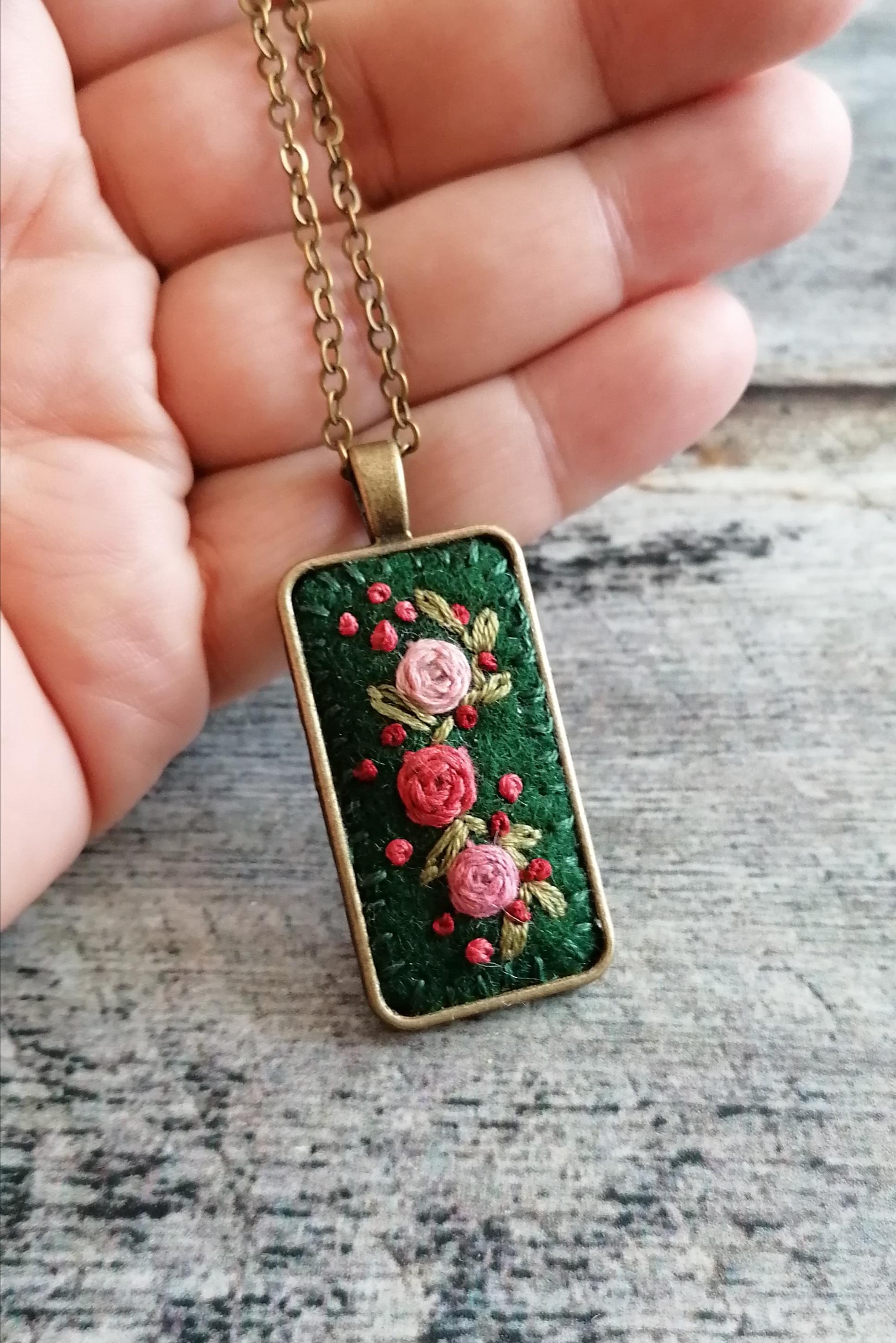 Dark Green Rectangle Embroidery Necklace, Hand Embroidered Pink Floral Rose Pendant, photo 5
