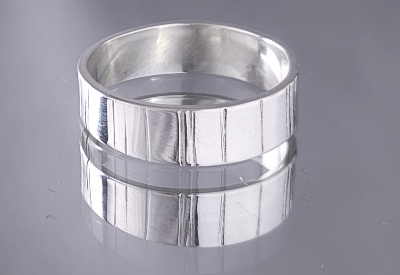 Sterling silver band ring with vertical groove pattern, photo 2