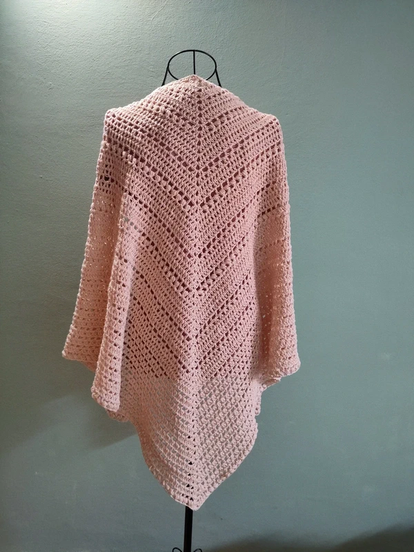 Beige Crocheted Boho Triangle Shawl / Stola