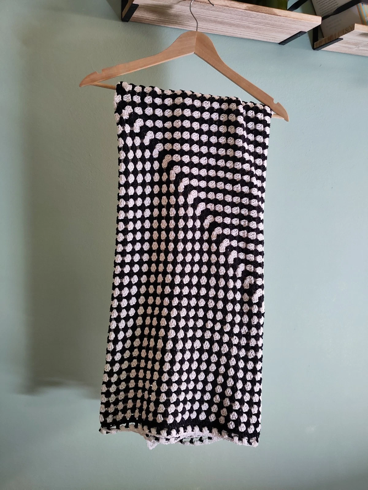 Large black & white crochet blanket (130 x 130 cm) – handmade in Italy from quality cotton yarn, photo 2