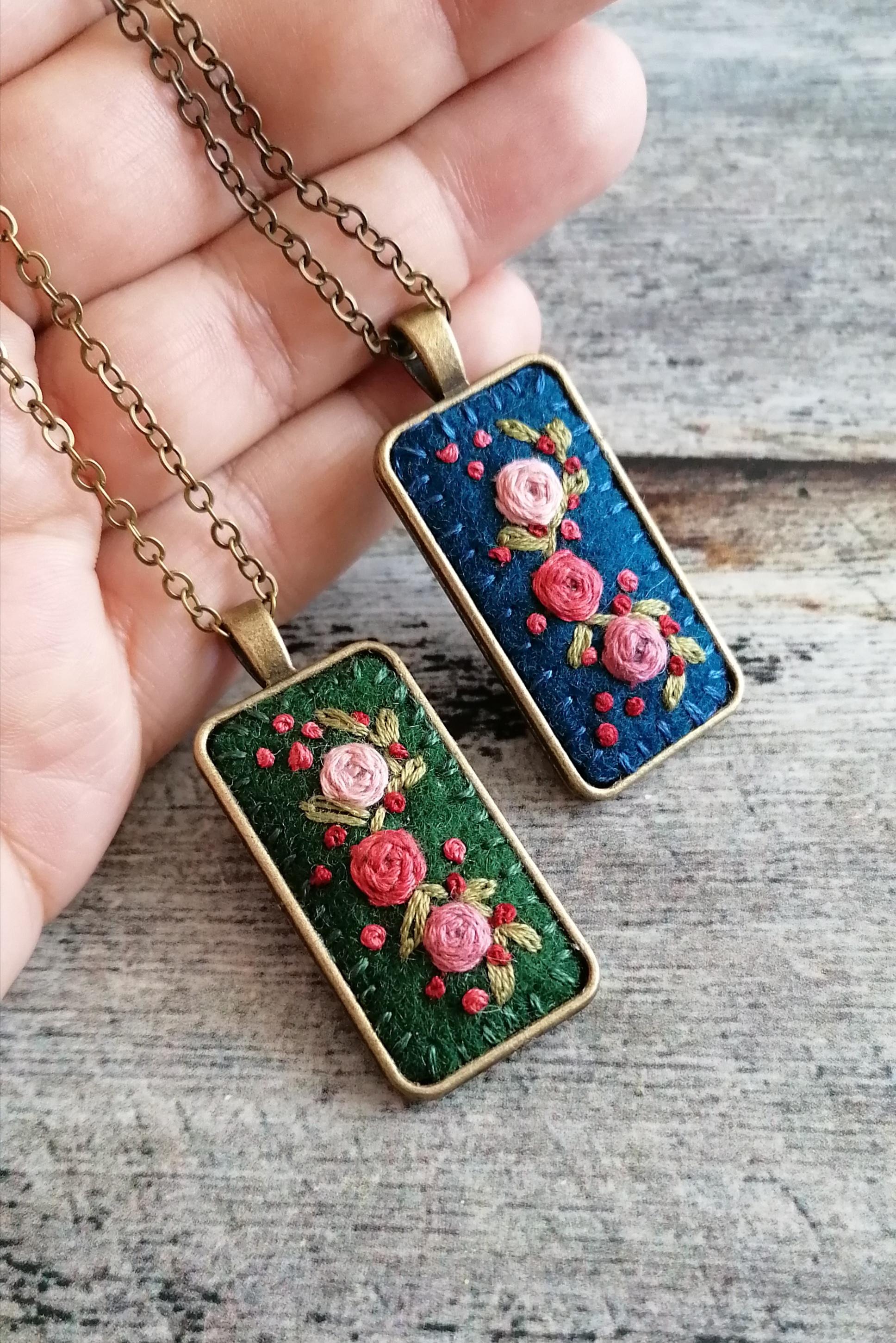 Dark Green Rectangle Embroidery Necklace, Hand Embroidered Pink Floral Rose Pendant, photo 2