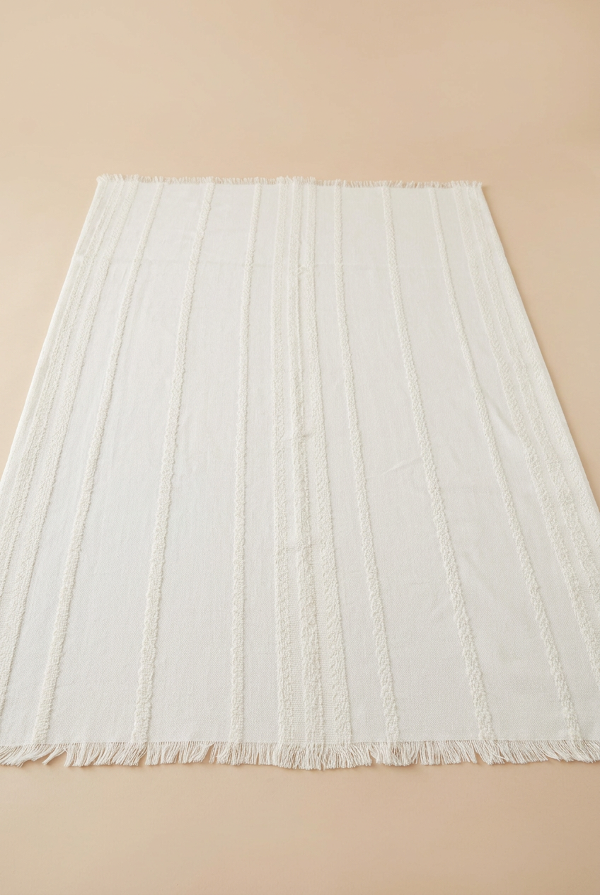 White Woven Tablecloth with Decorative Texture – 115 × 115 cm, photo 5
