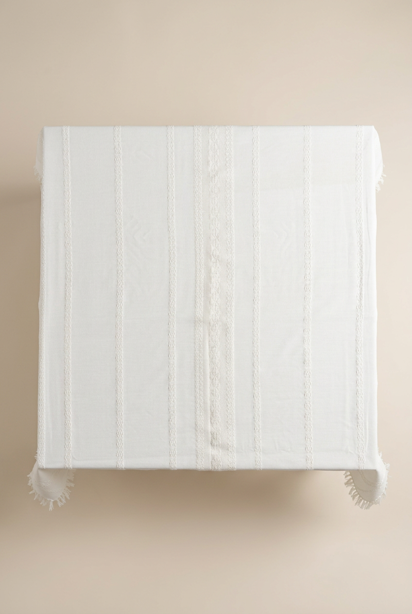 White Woven Tablecloth with Decorative Texture – 115 × 115 cm, photo 4