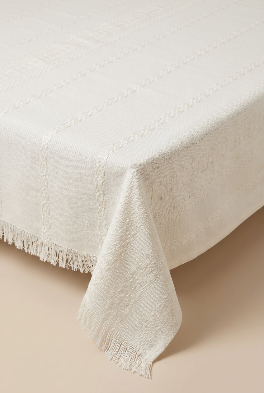 White Woven Tablecloth with Decorative Texture – 115 × 115 cm, photo 6