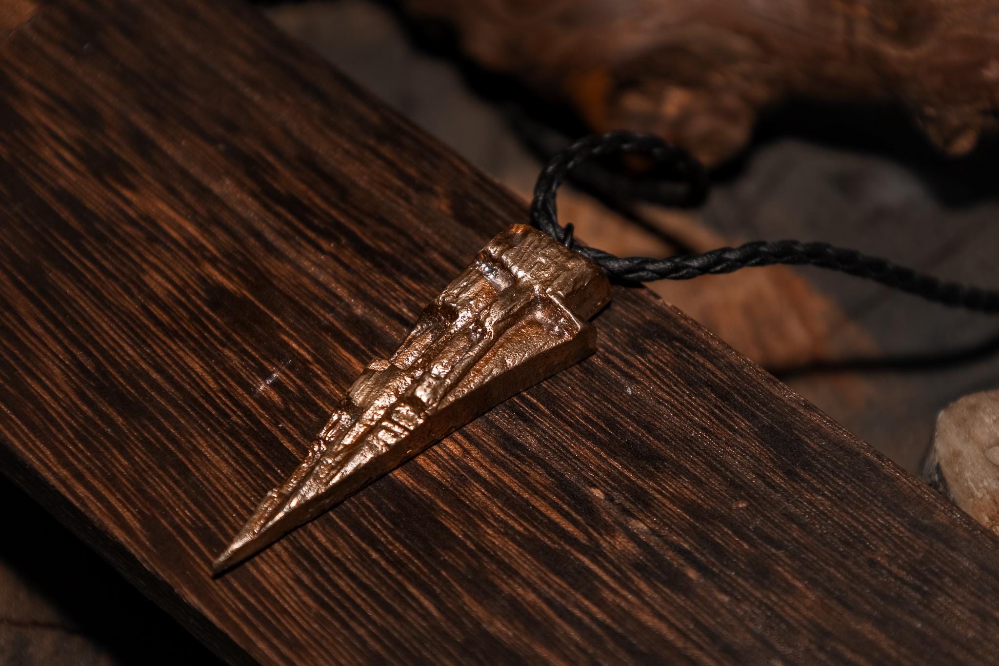 Bronze Titan Talisman “Inis”– Hand Cast Pendant, Heavy Jewelry, Dark Fantasy Amulet, photo 4