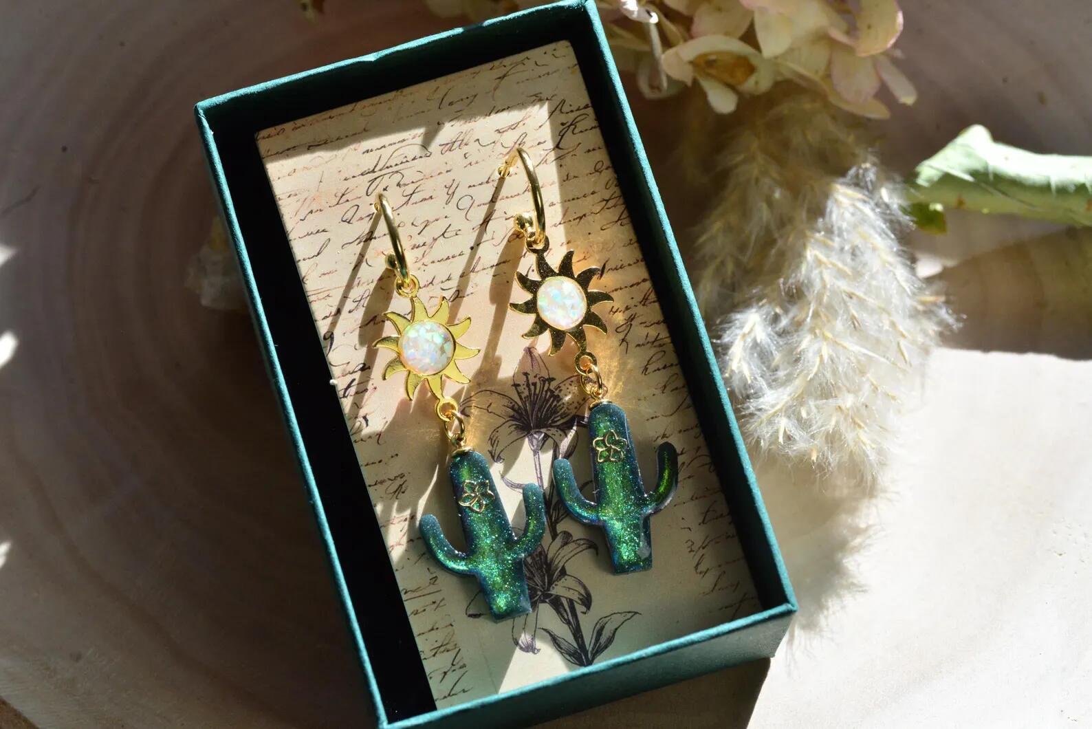 Boho Resin Earrings – Green Cactus 14K Gold Sun & Opal Jewelry, photo 3