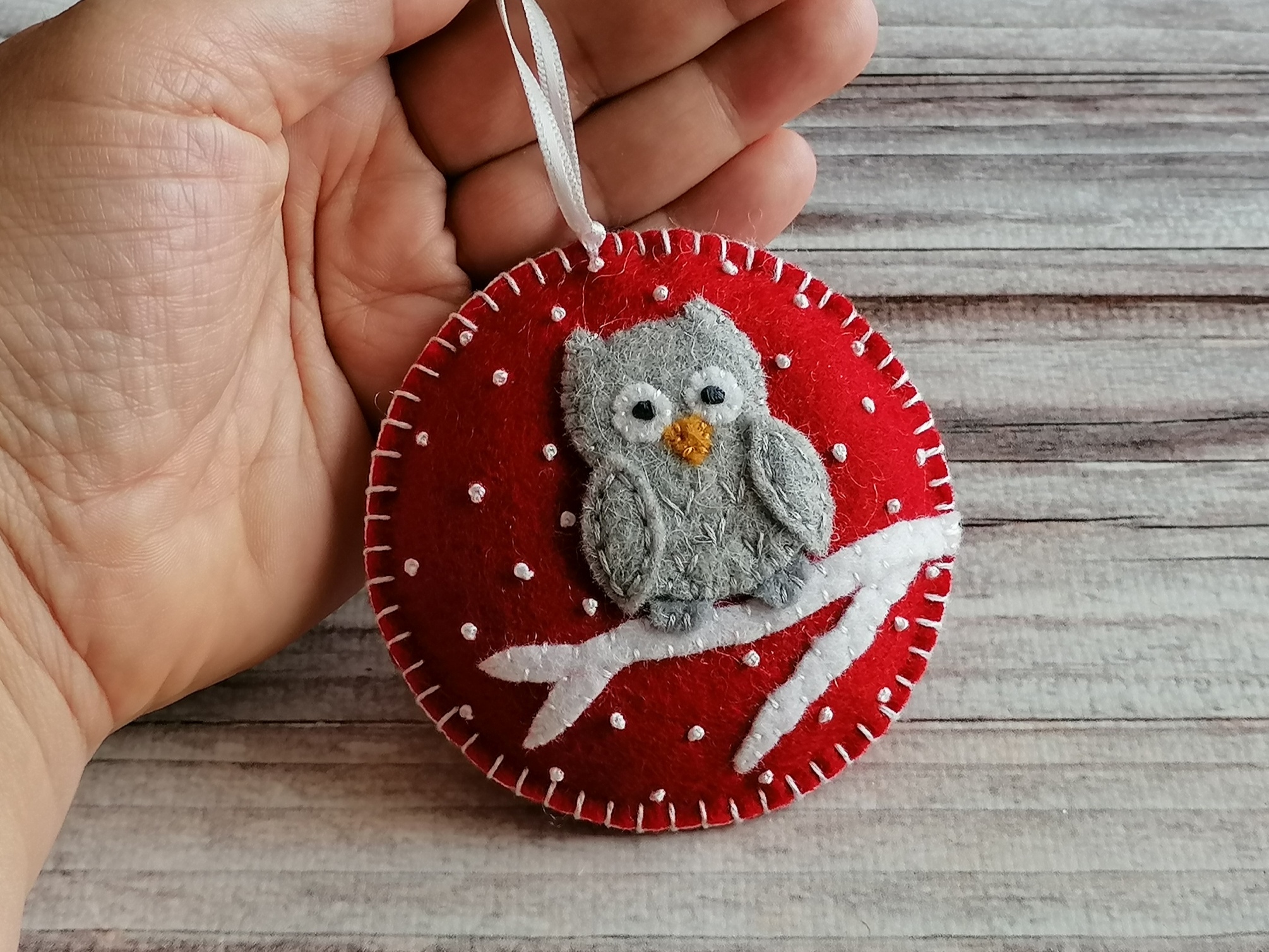 Wool felt Christmas Woodland ornaments, Bear, Owl and Fox, Red background, photo 2