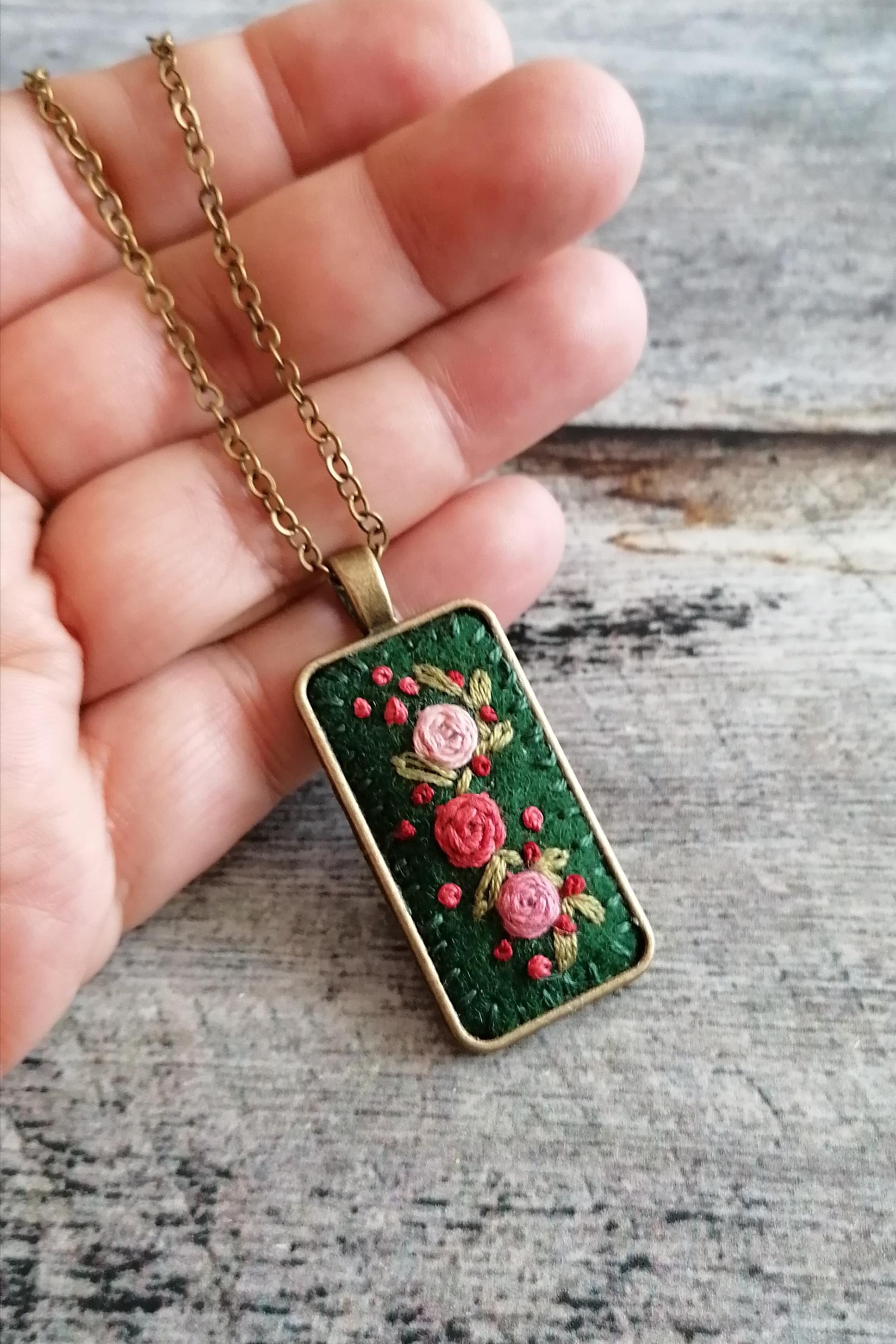 Dark Green Rectangle Embroidery Necklace, Hand Embroidered Pink Floral Rose Pendant, photo 4