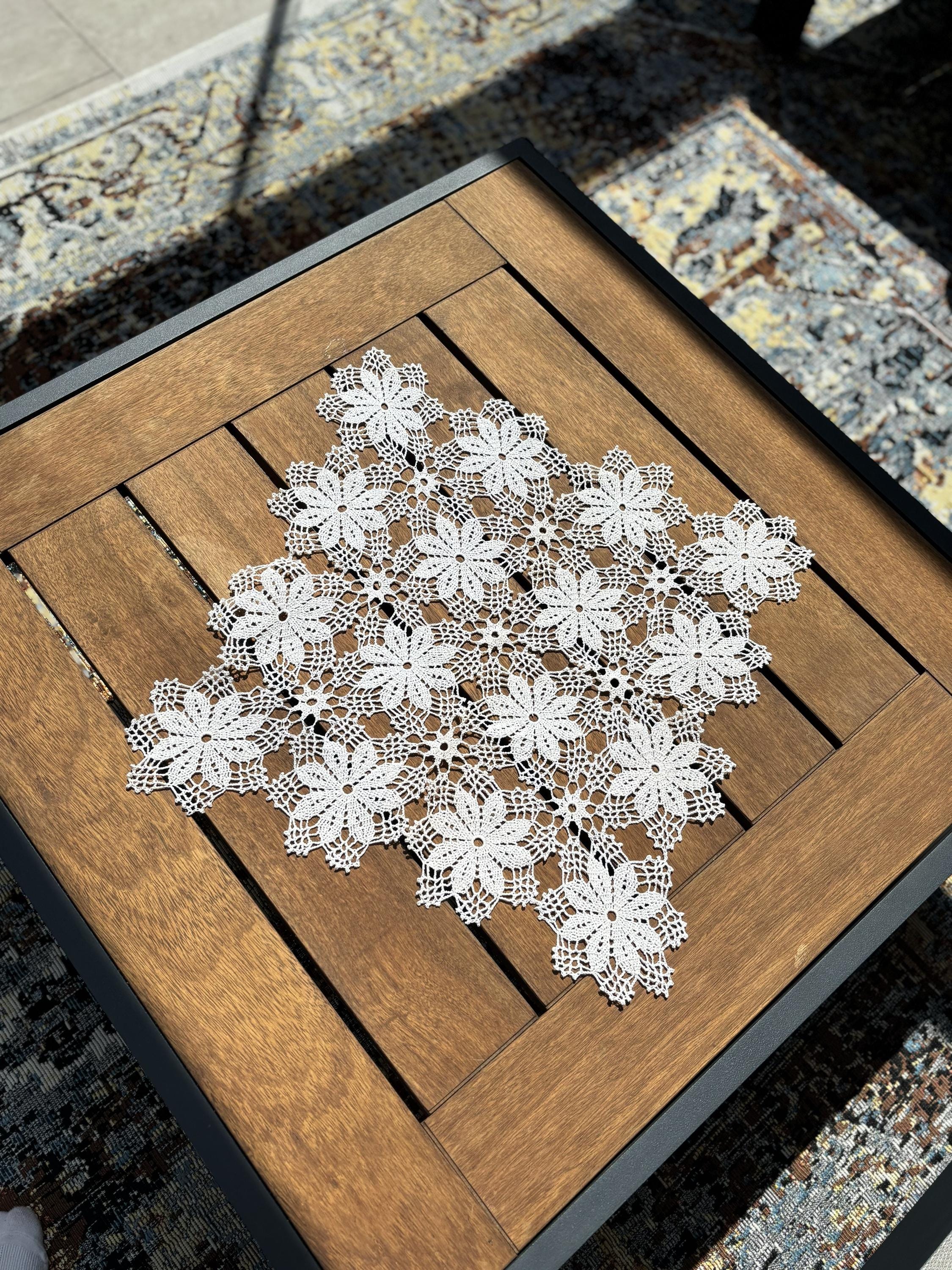 Handmade Crochet Floral Doily Centerpiece, White Cotton Lace (43x43 cm), photo 3