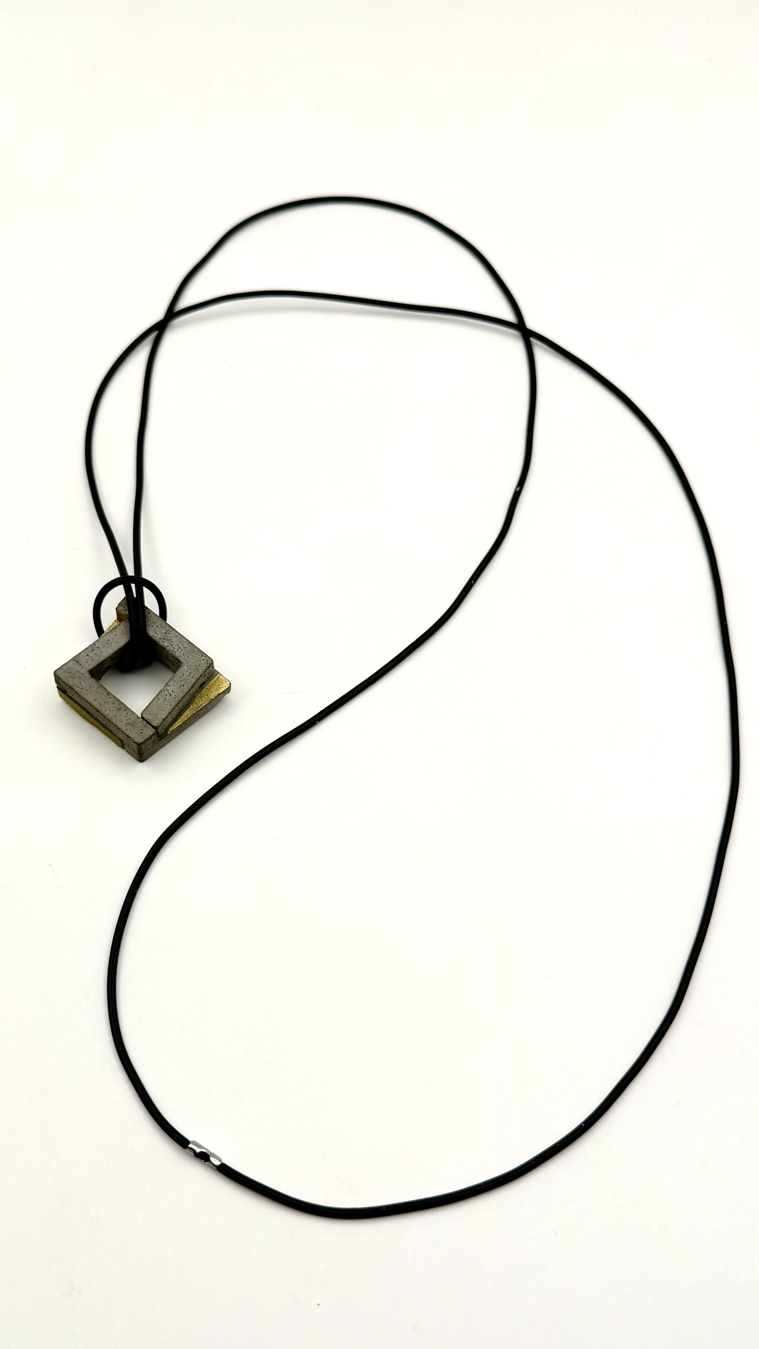 Long concrete pendant, photo 3