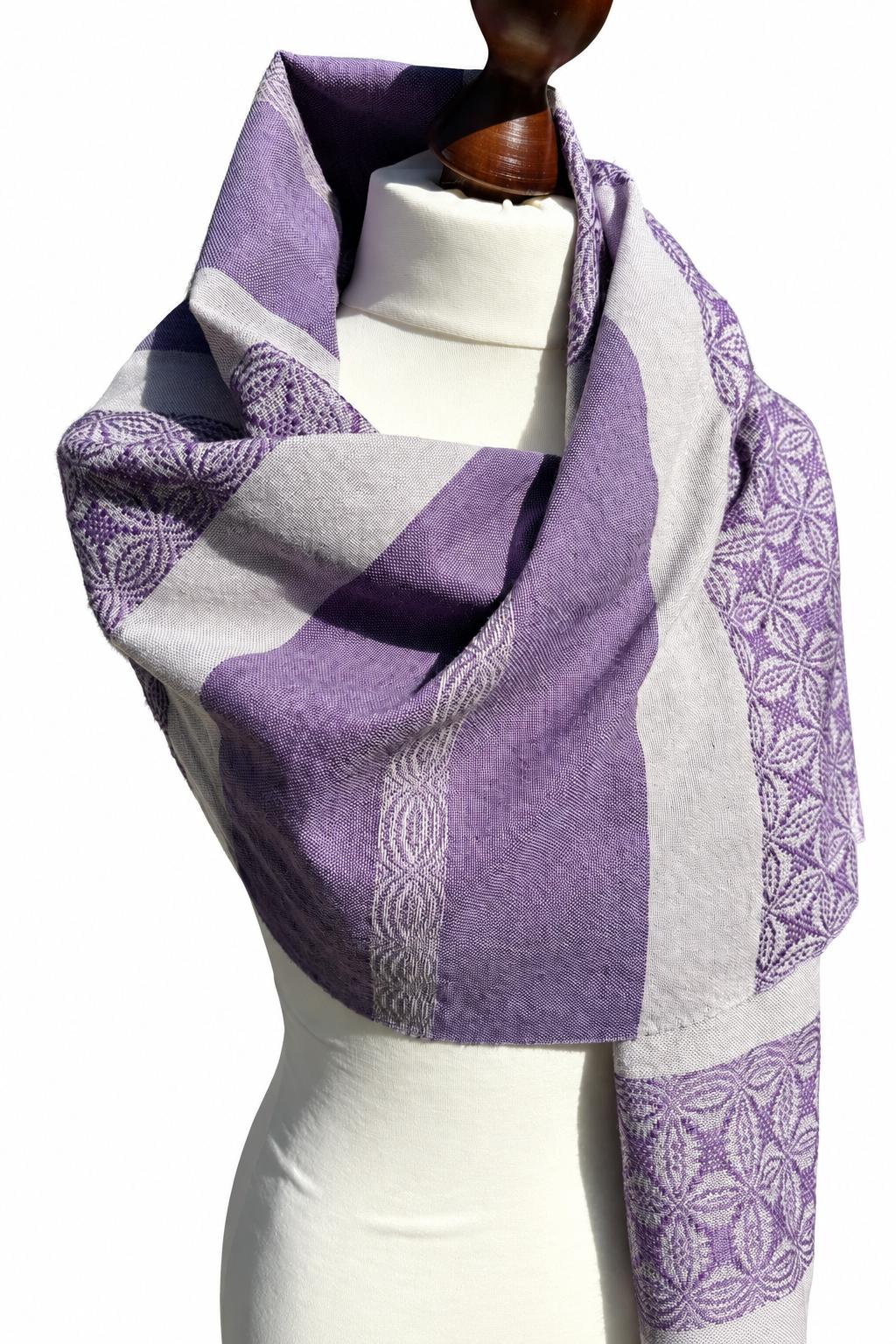 Hand-woven Purple Merino Shawl with Lily Pattern, photo 5
