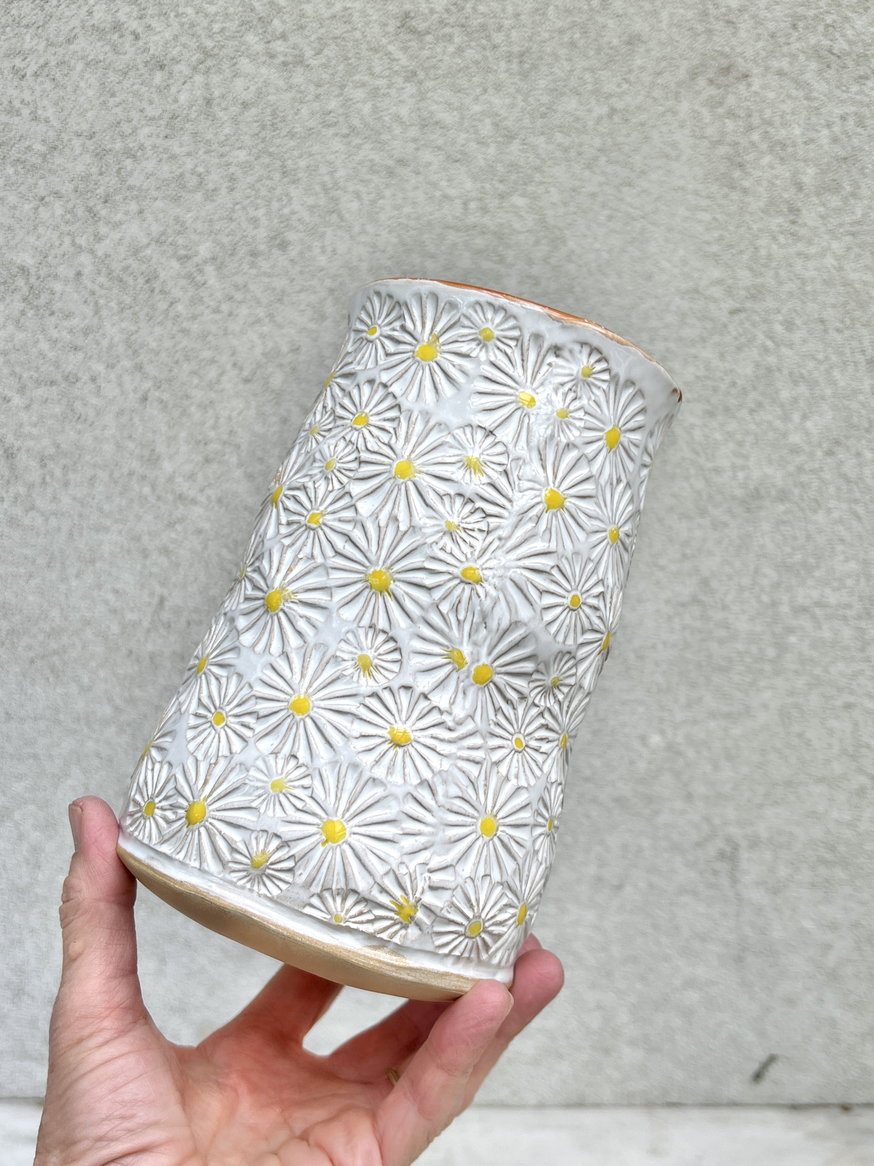 White vase daisy meadow motif, photo 2