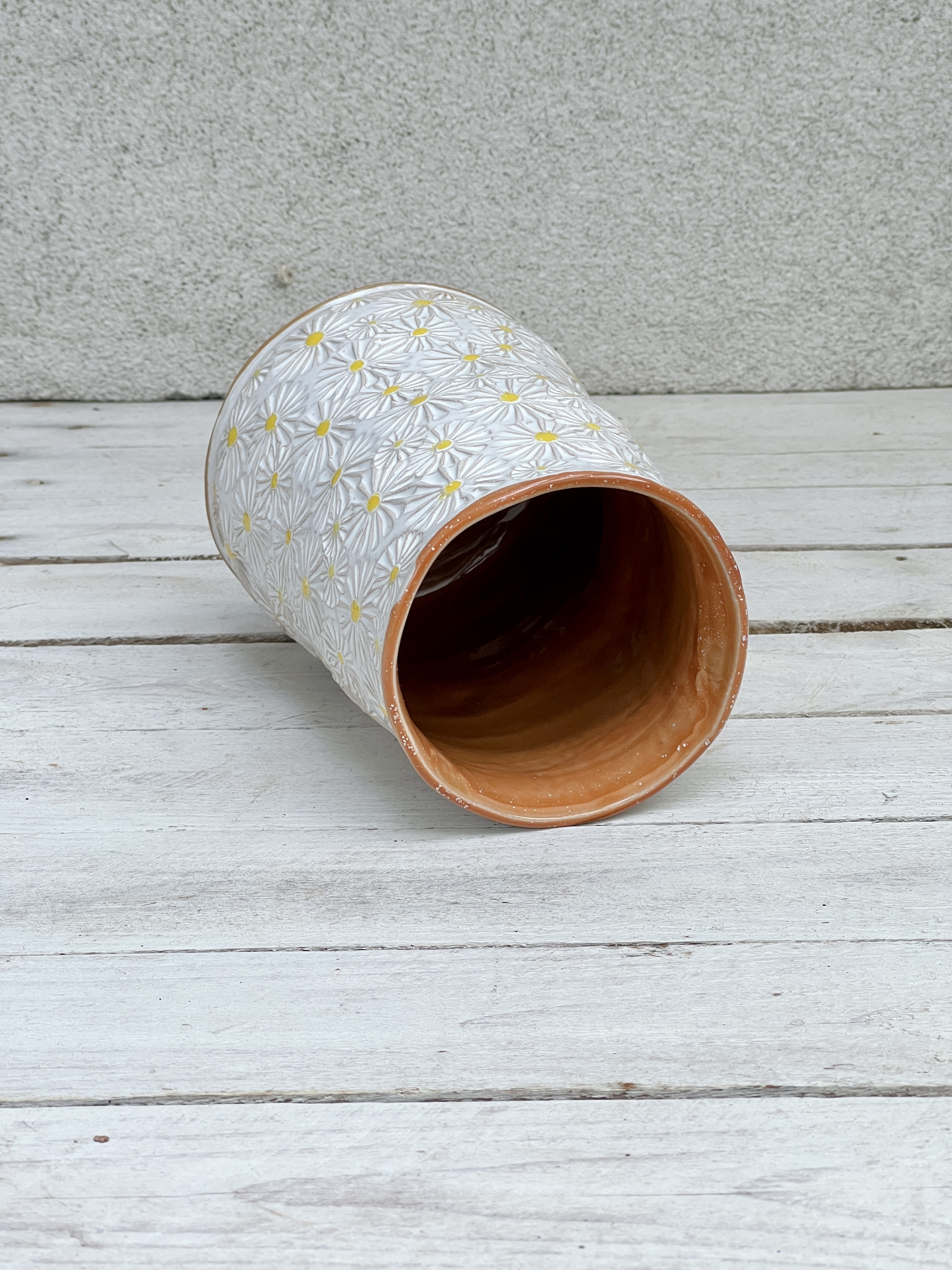 White vase daisy meadow motif, photo 4