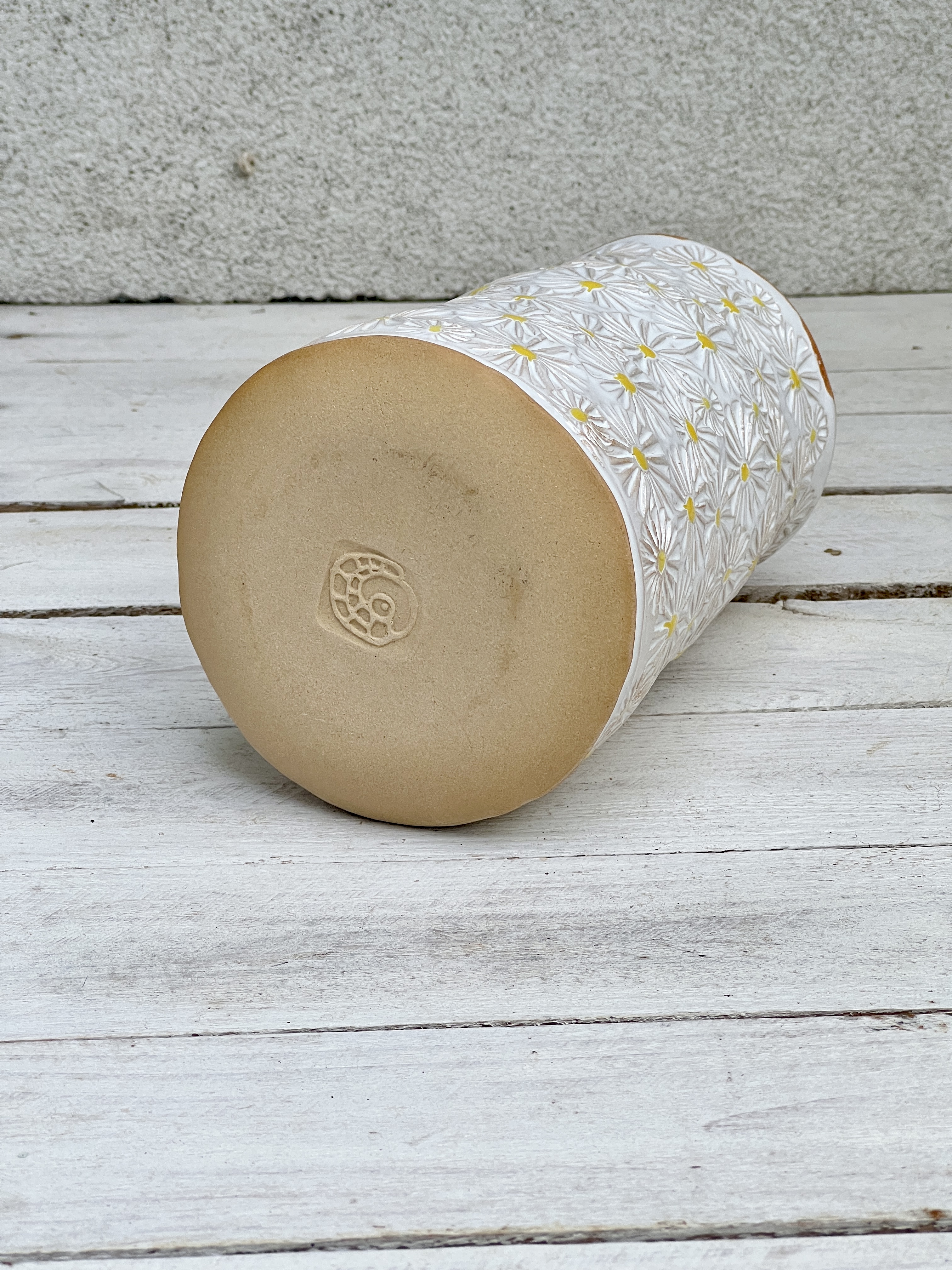 White vase daisy meadow motif, photo 3