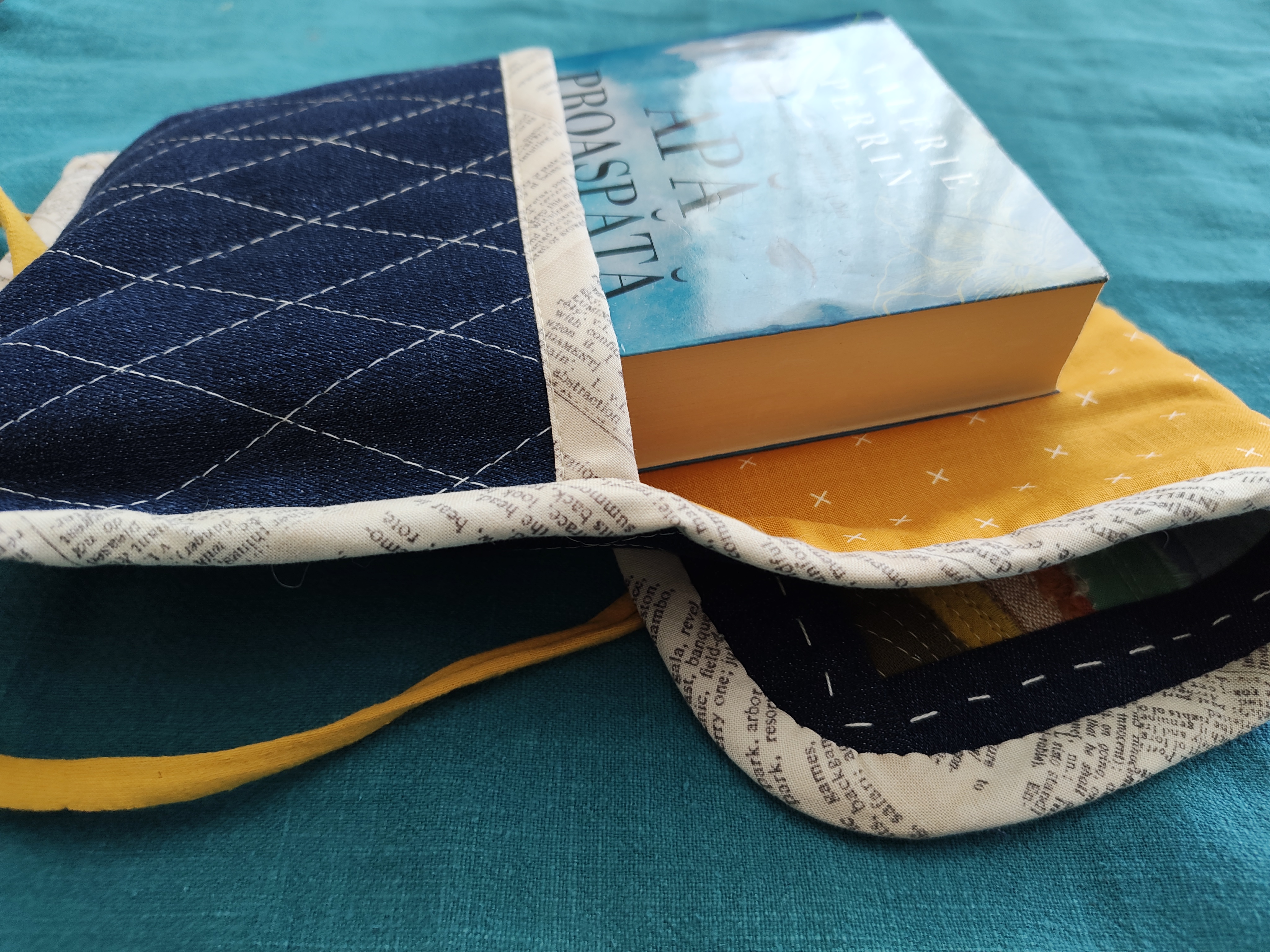 Quilted book sleeve, photo 3