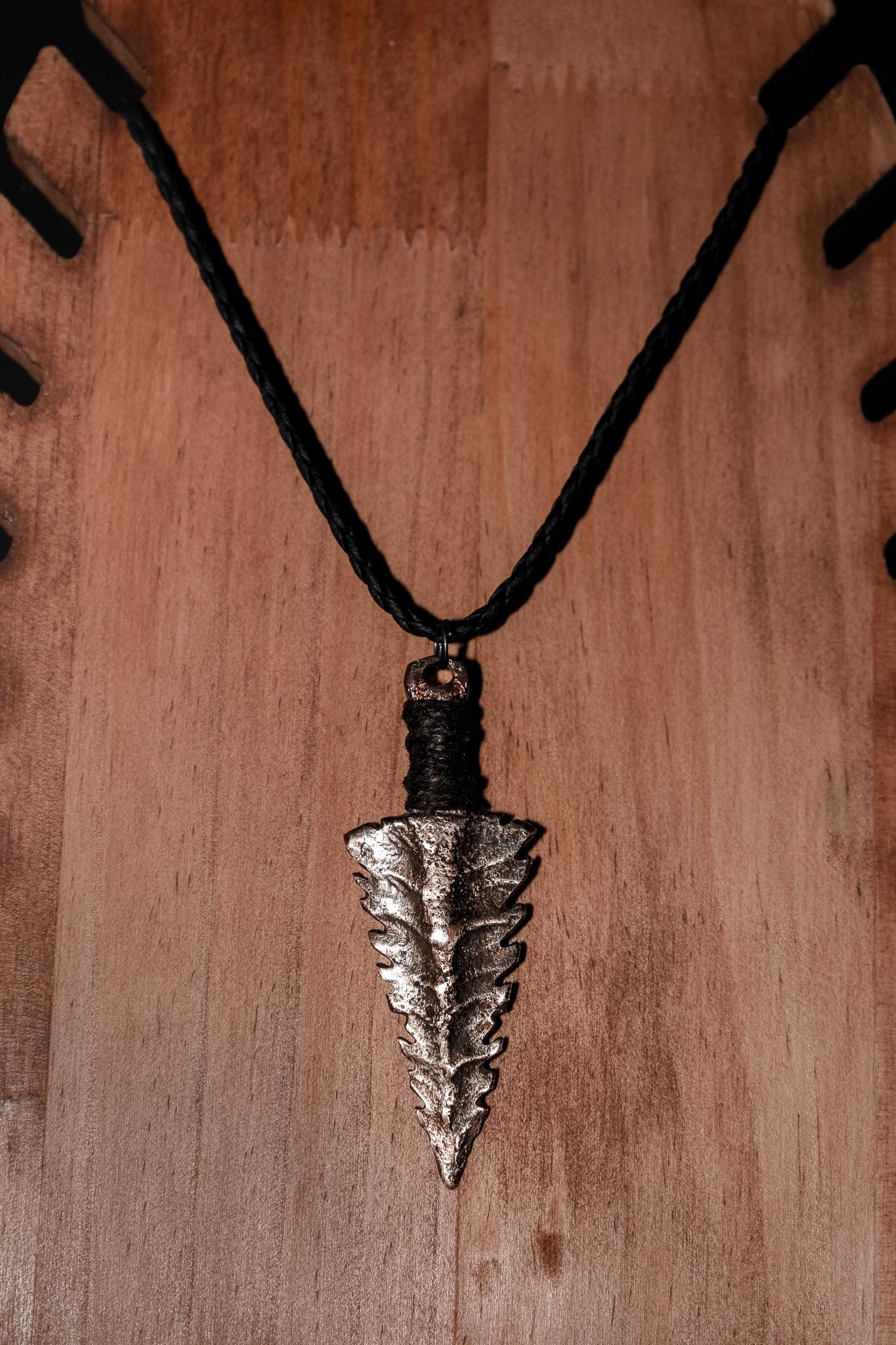 Bronze Arrowhead Talisman “Ashes”– Hand Cast Spearhead Pendant, Primal Primitive Talisman, Dark Fantasy Amulet, photo 3
