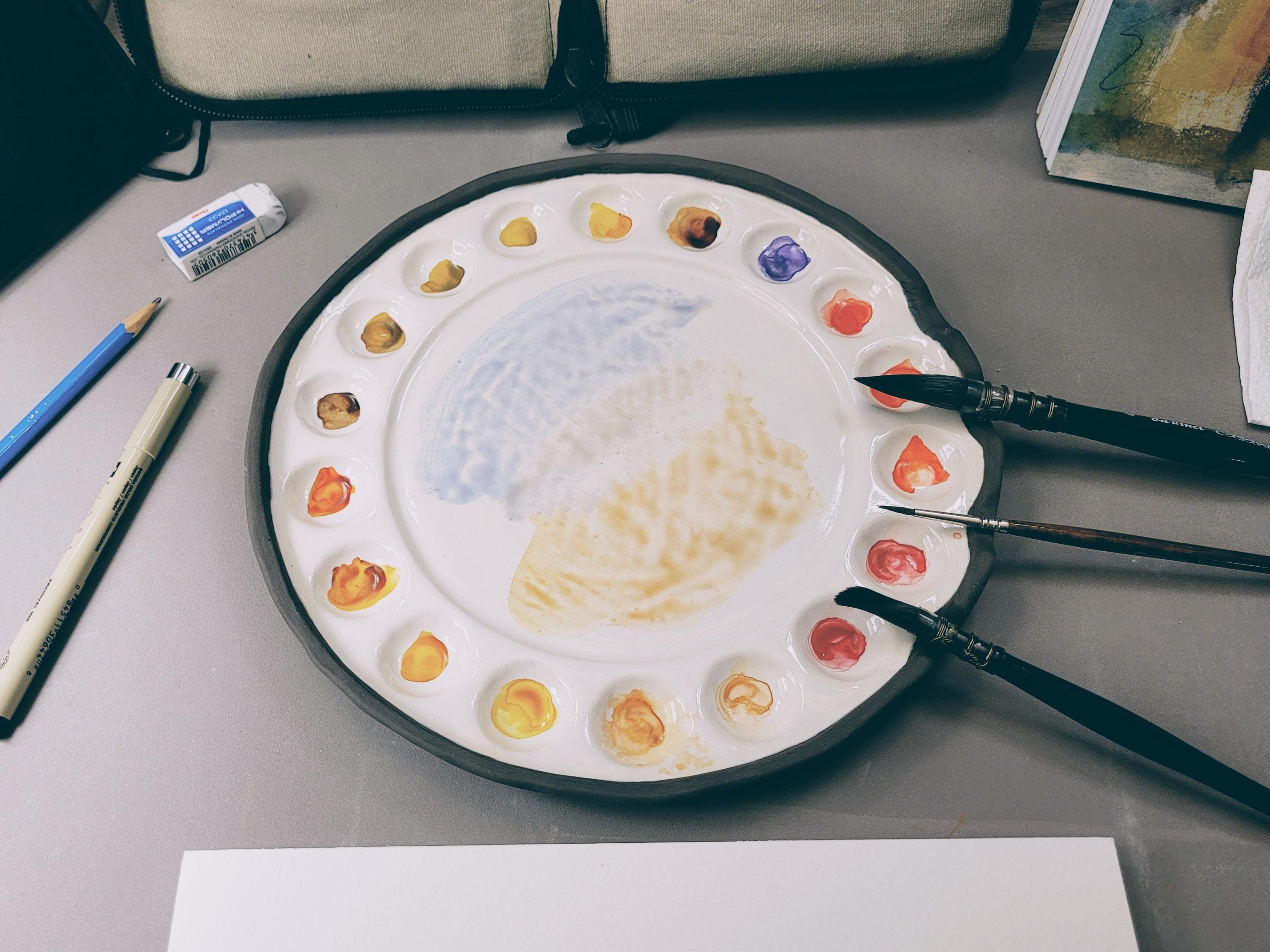 Circular Ceramic Palette – Durable Anthricite Stoneware with 4 Integrated Brush Rests, 18 Paint Wells and A Large Mixing Area, photo 5