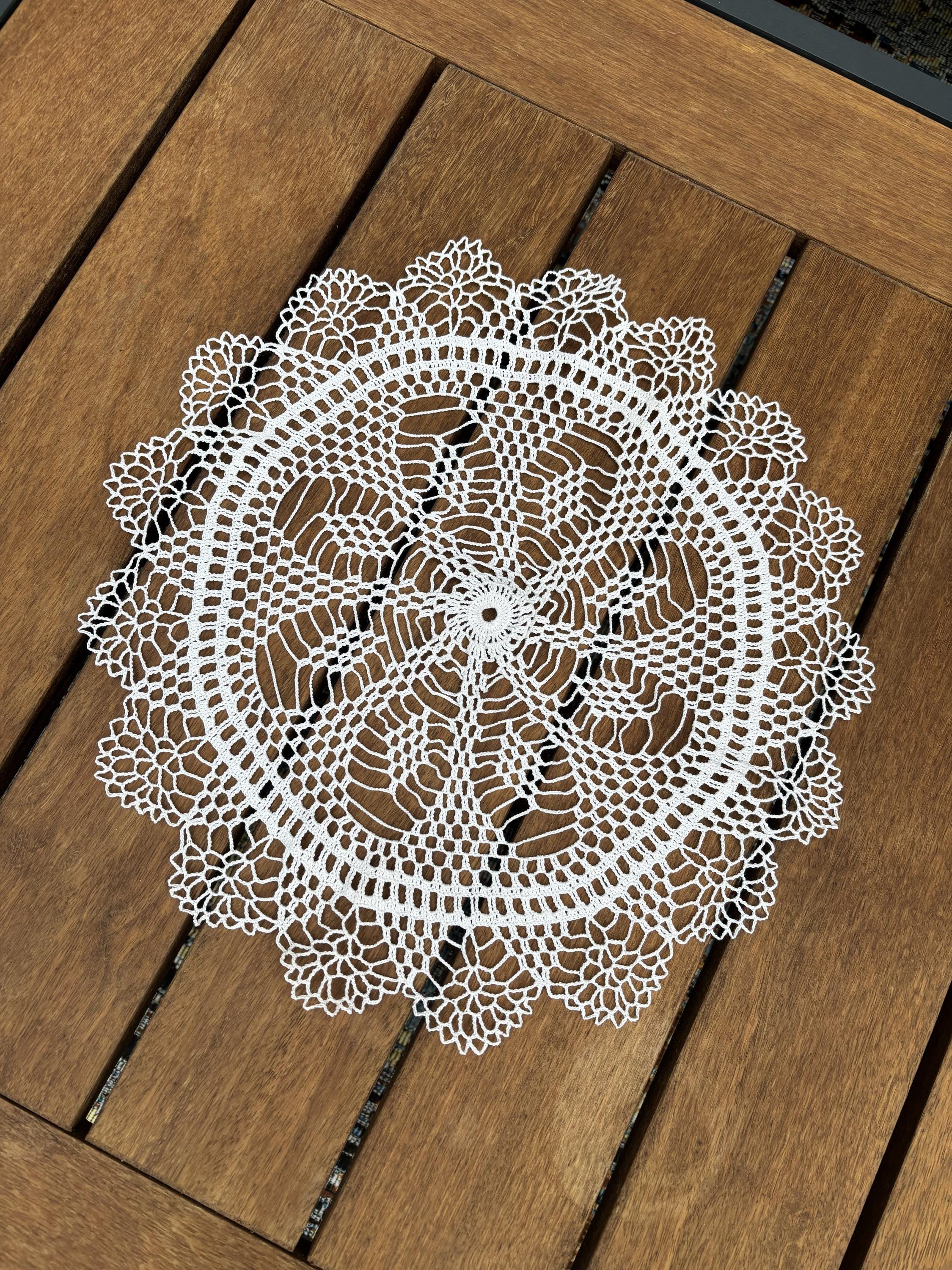 Handmade Crochet Lace Table Centerpiece, Round Floral Doily,  Farmhouse Table Runner 36x36 cm, Custom message Card
