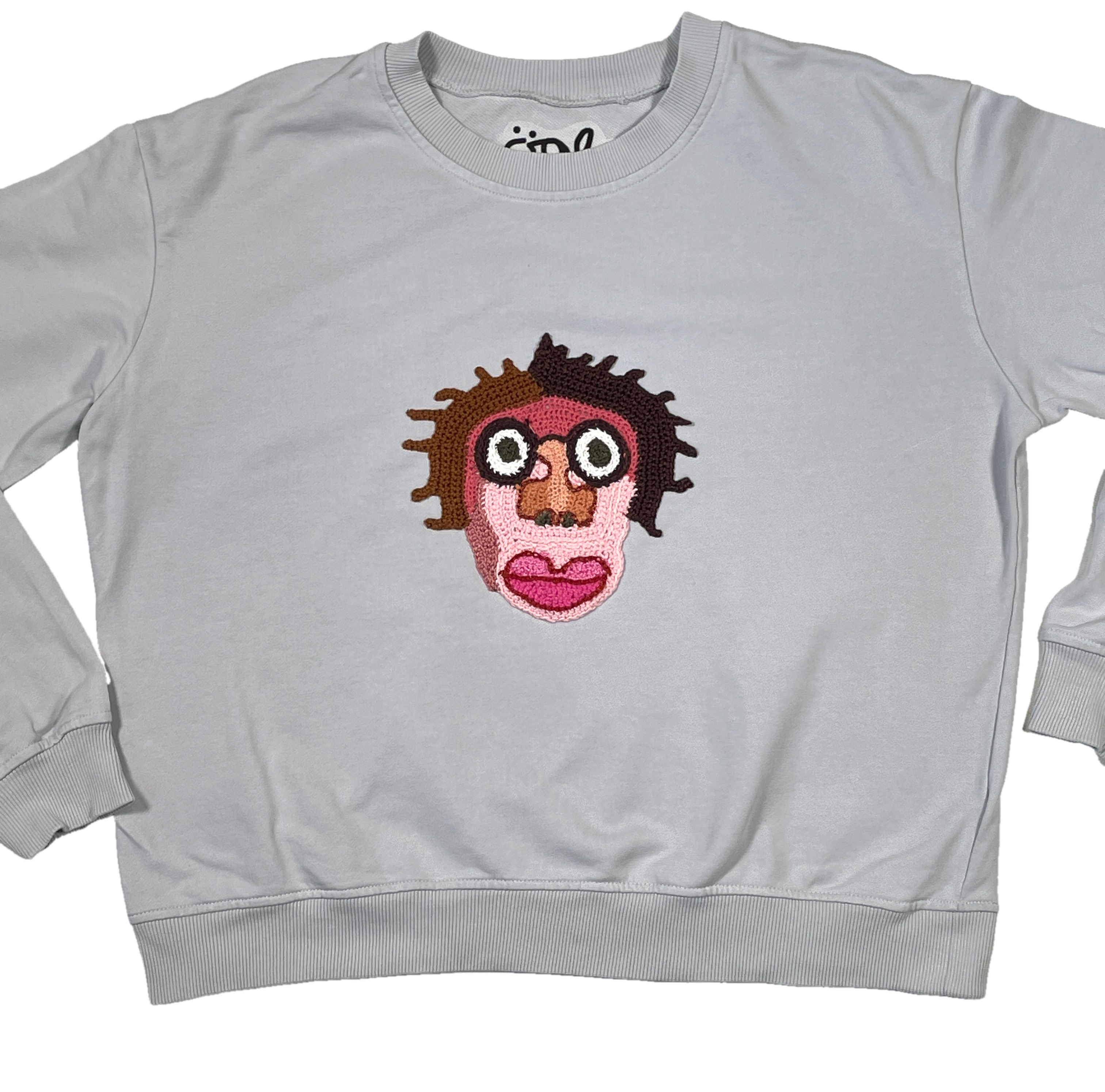 Wear A Smile, upcycled sweatshirt with crochet decor, grey, size L., photo 3