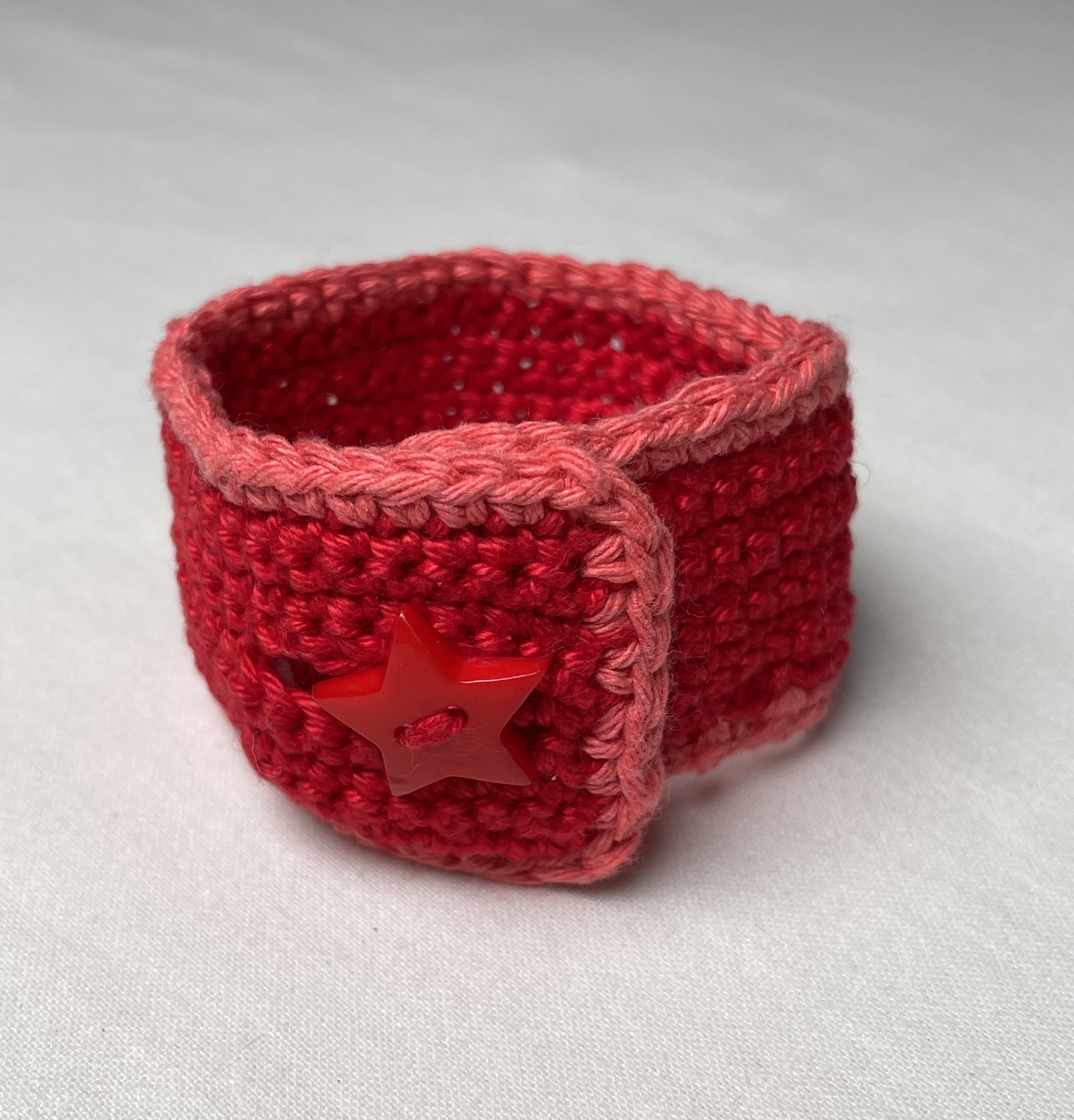 Crochet wristband, red