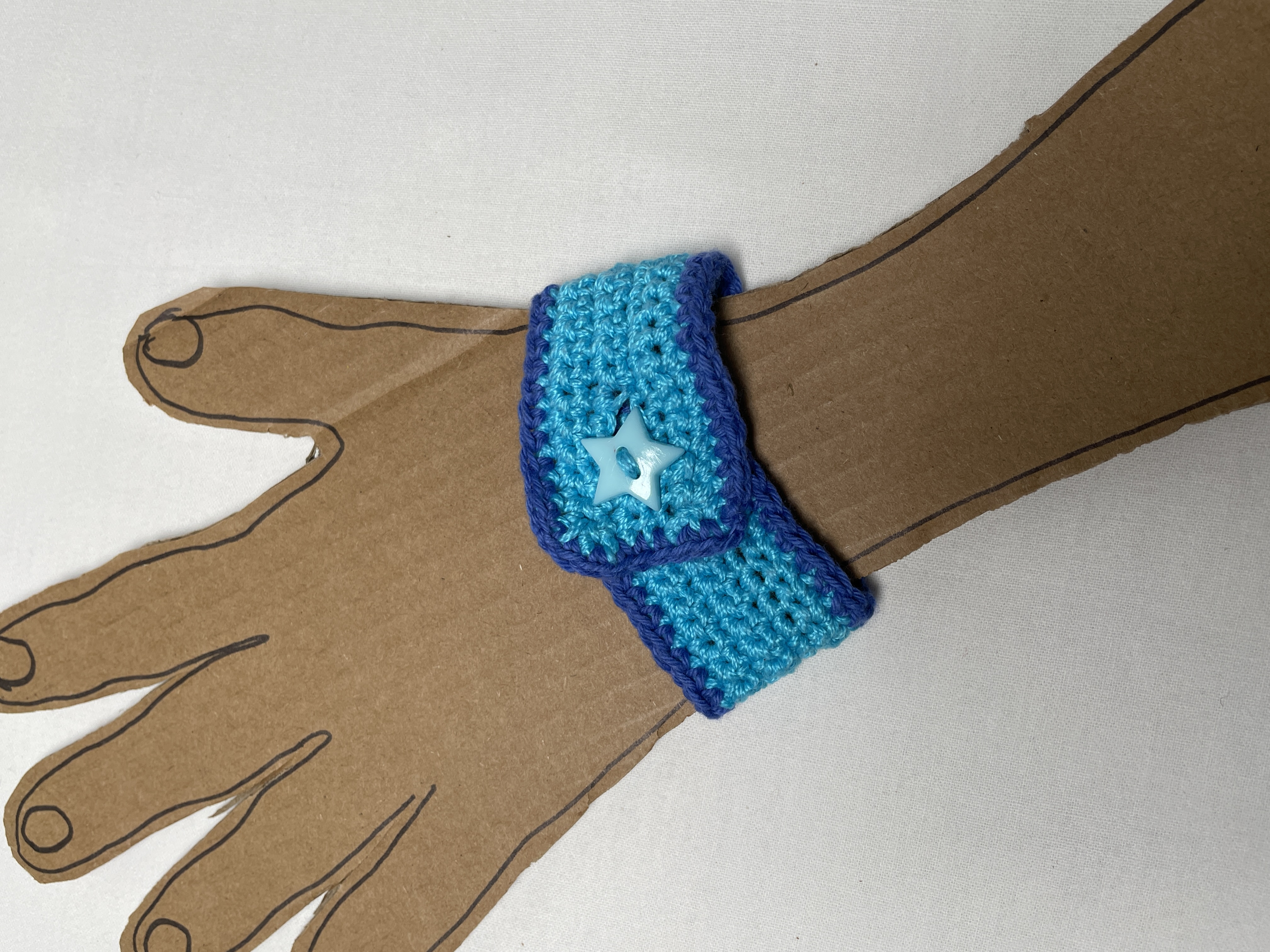 Crochet wristband, turquoise and blue, photo 2