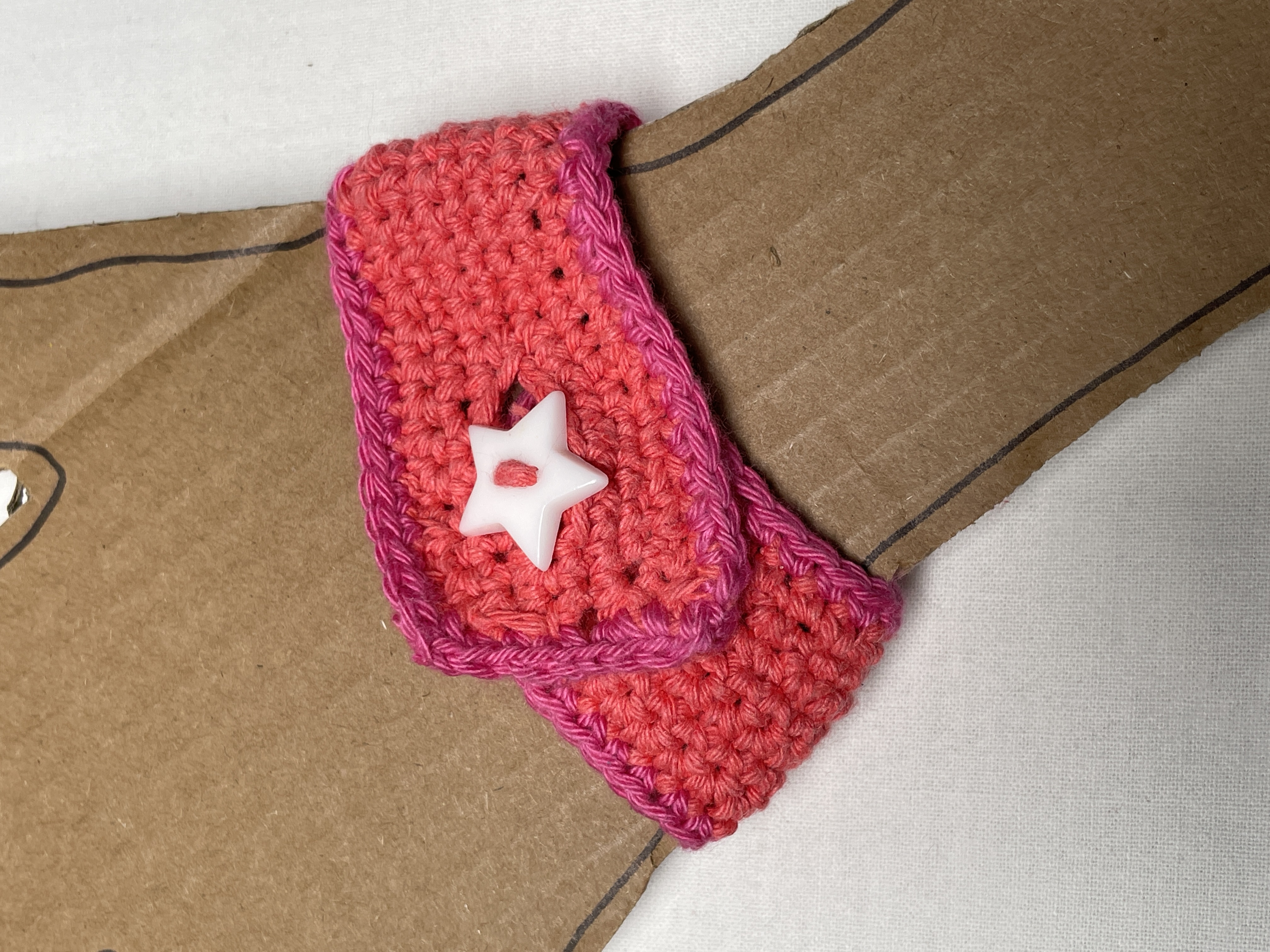 Crochet wristband, coral and pink, photo 3