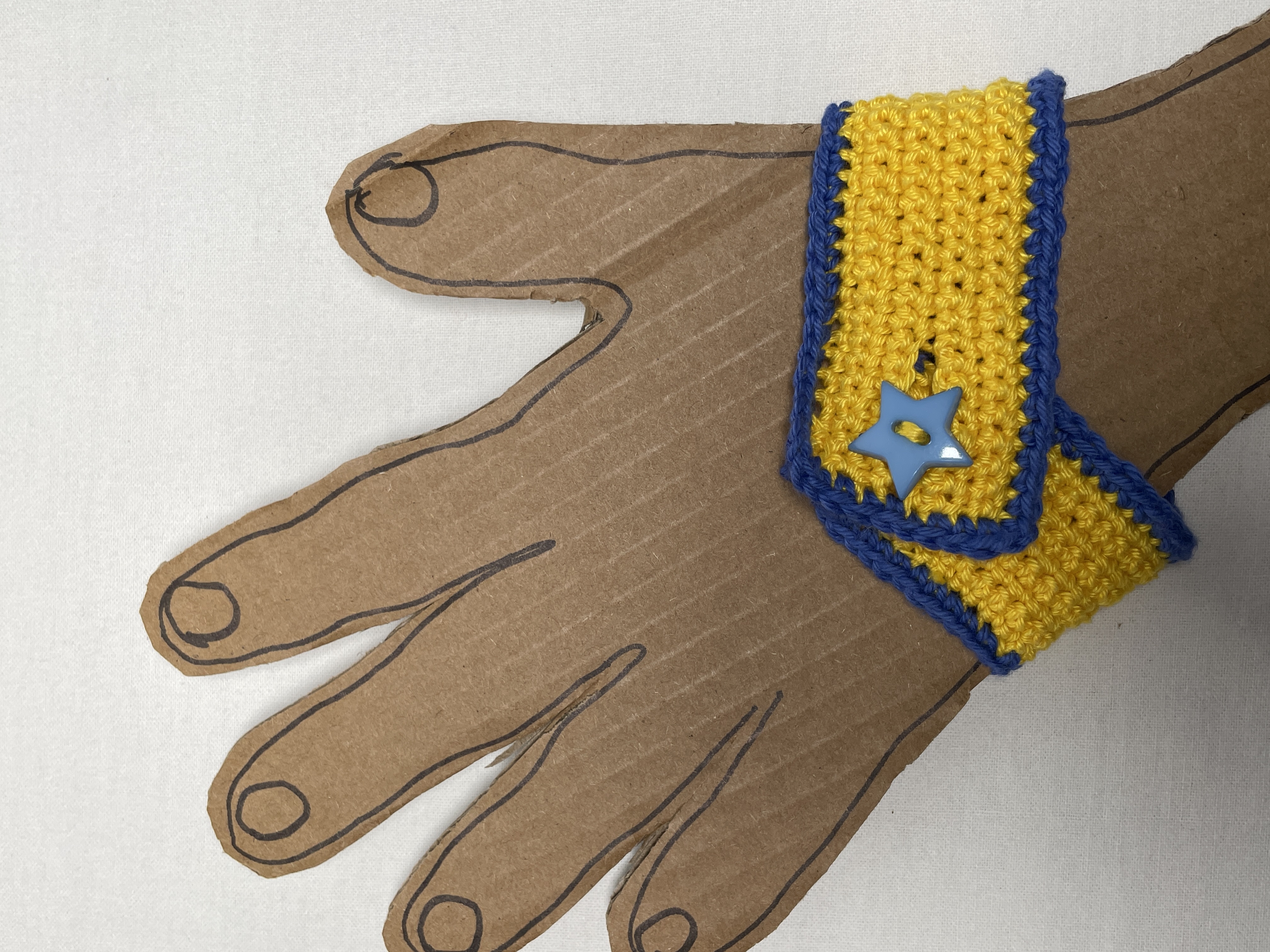 Crochet wristband, yellow and blue, photo 3