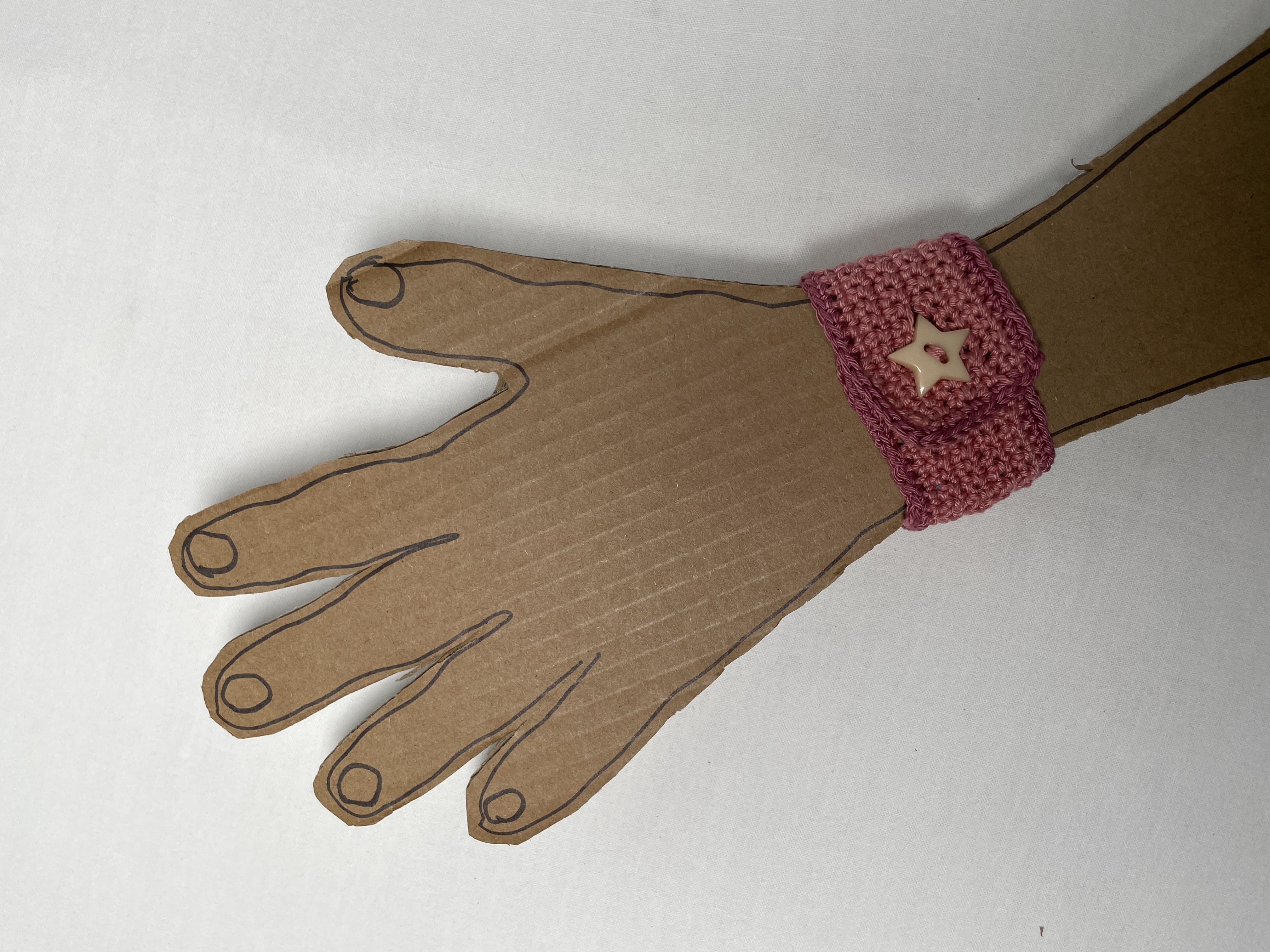 Crochet wristband, soft pink, photo 3