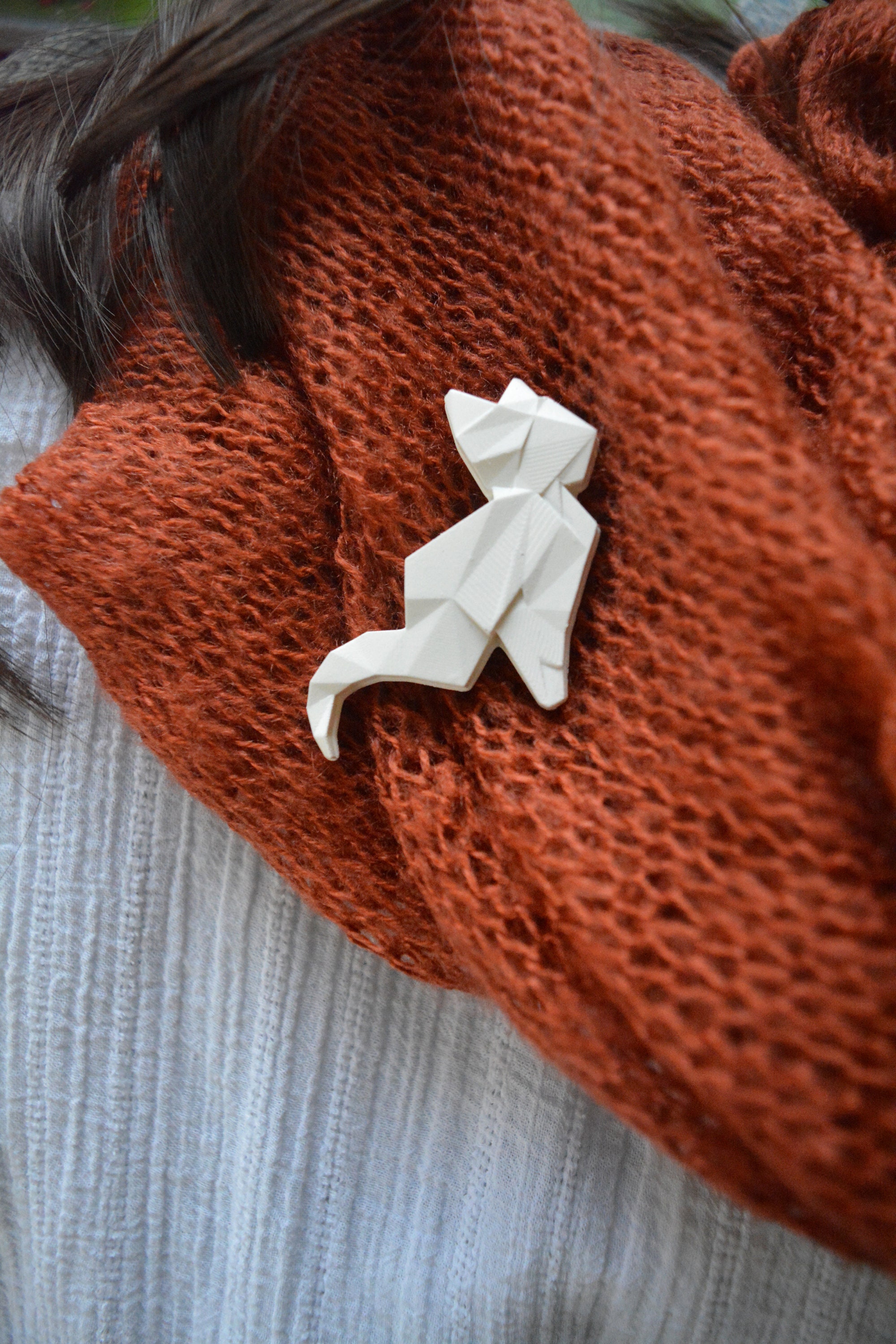 Origami Cat Brooch: Geometric Wedding Lapel Pin, Modern Gift for Cat Lover, photo 4