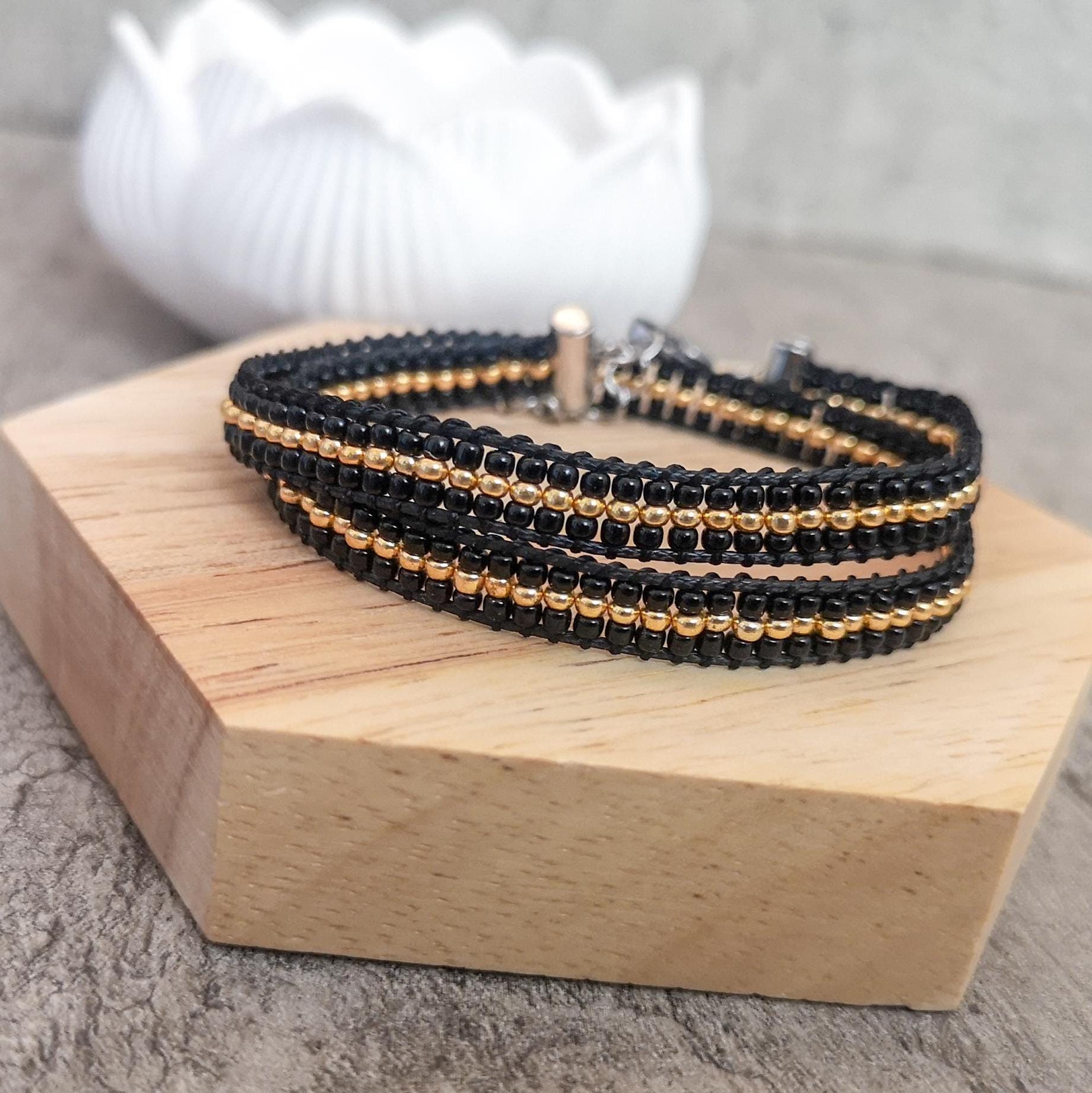 Black and gold double wrap beaded bracelet