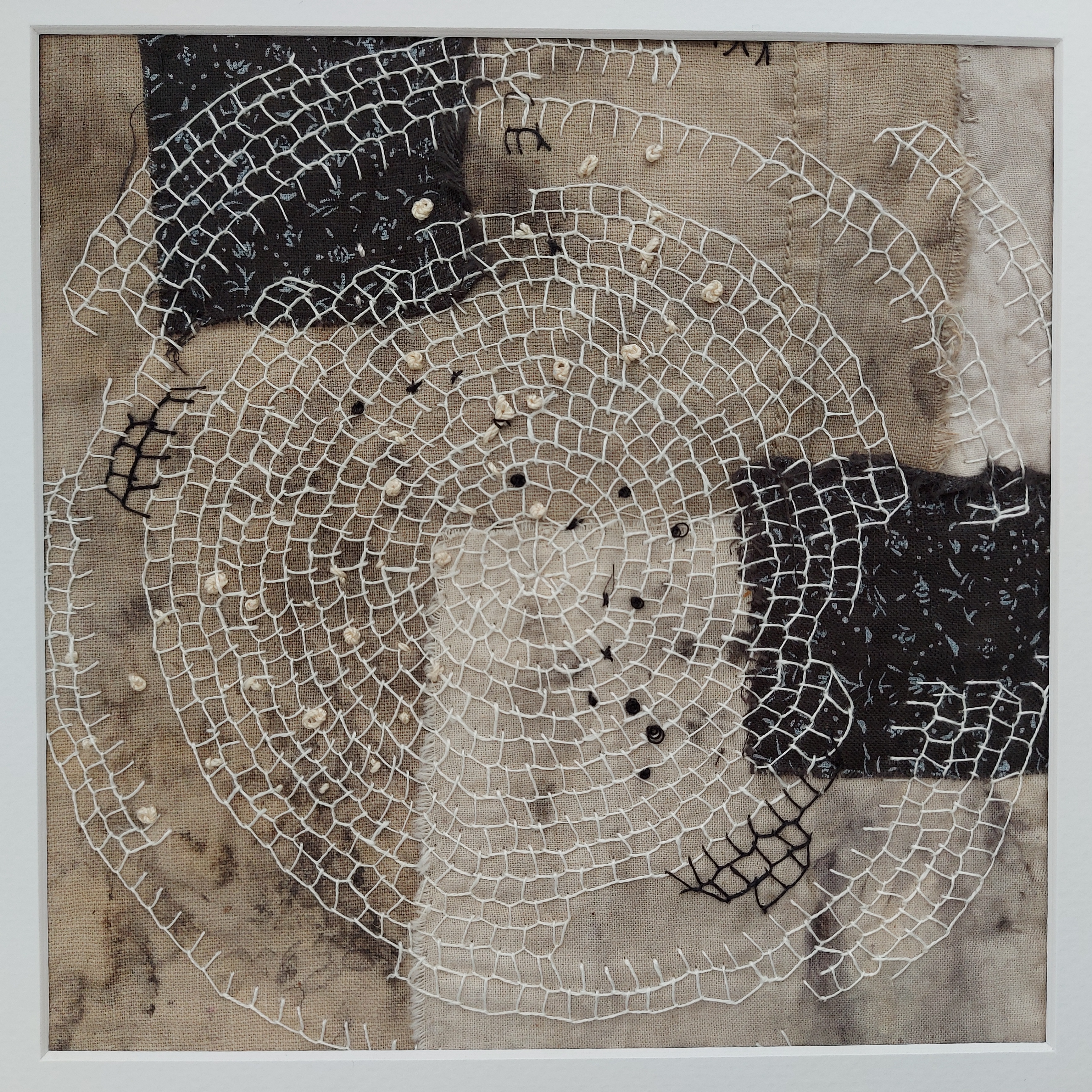 Circle of life 8 - textile artwork, photo 2