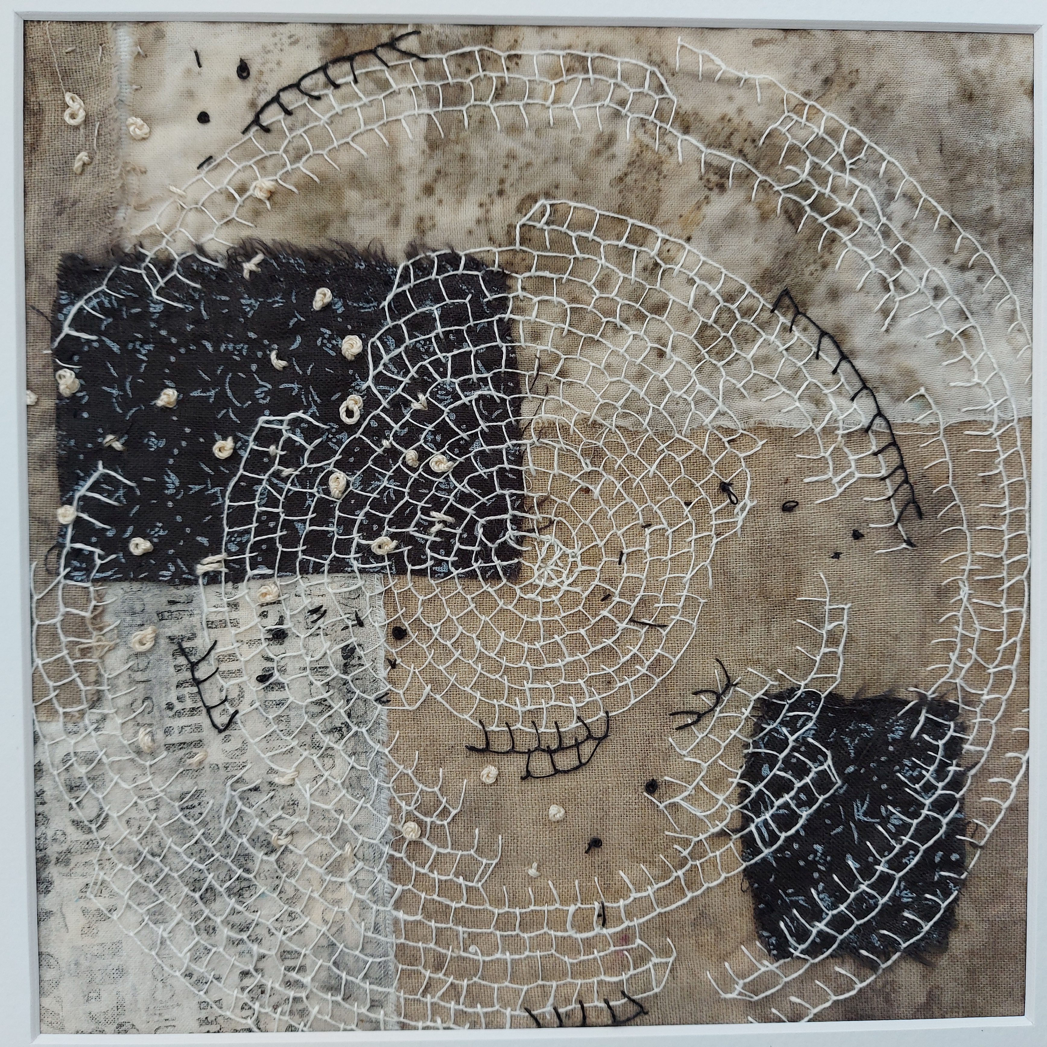 Circle of life 3 - textile artwork, photo 3