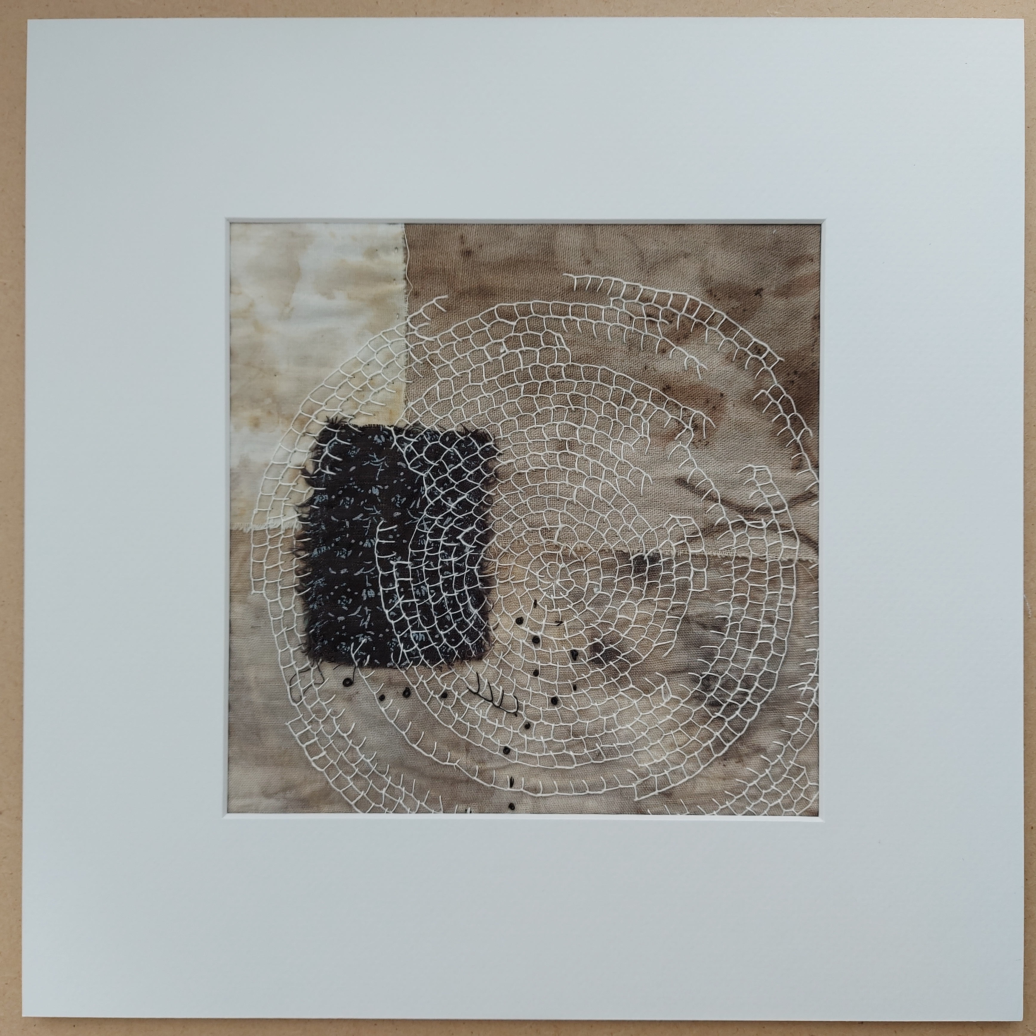 Circle of life 5 - textile artwork, photo 3