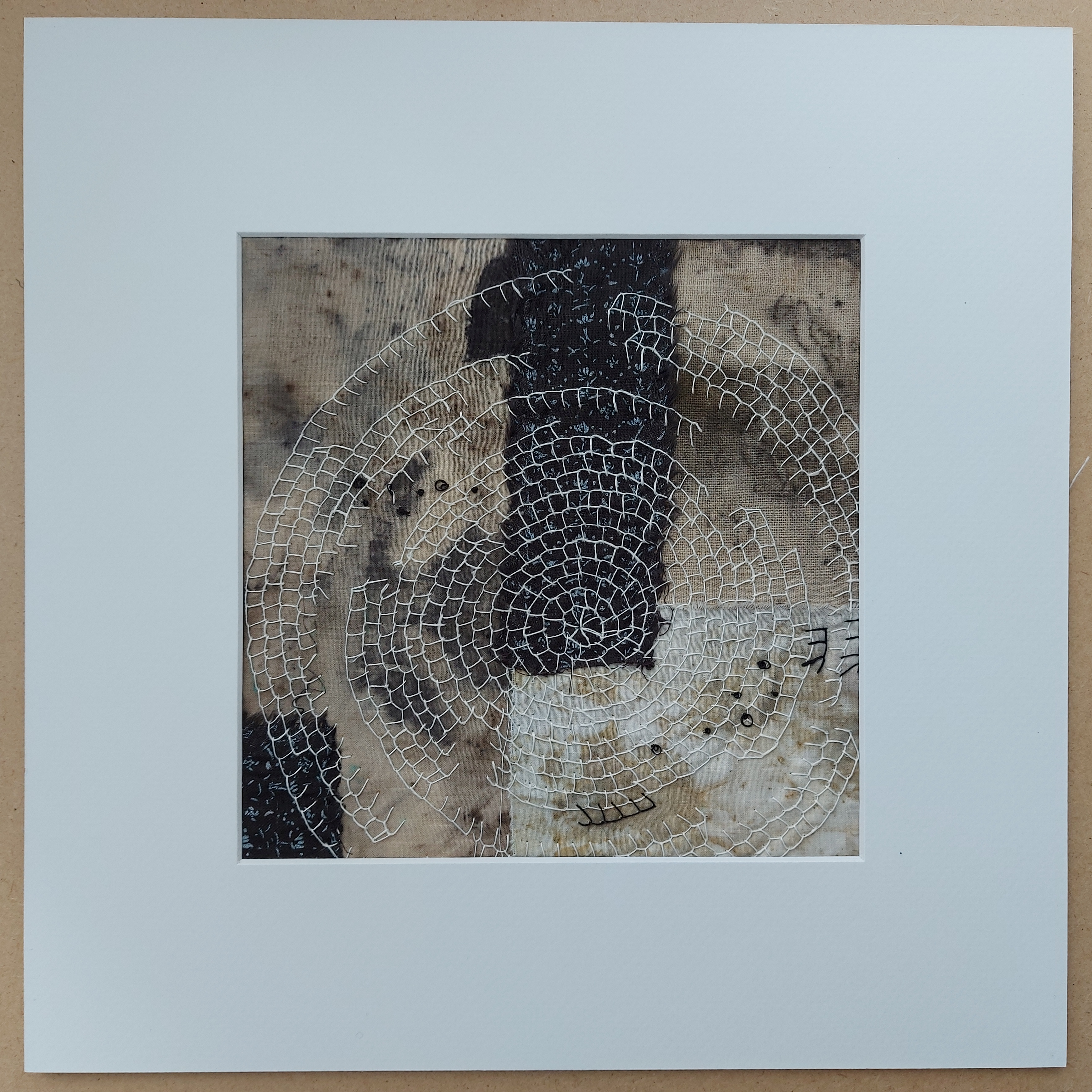 Circle of life 4 - textile artwork, photo 2