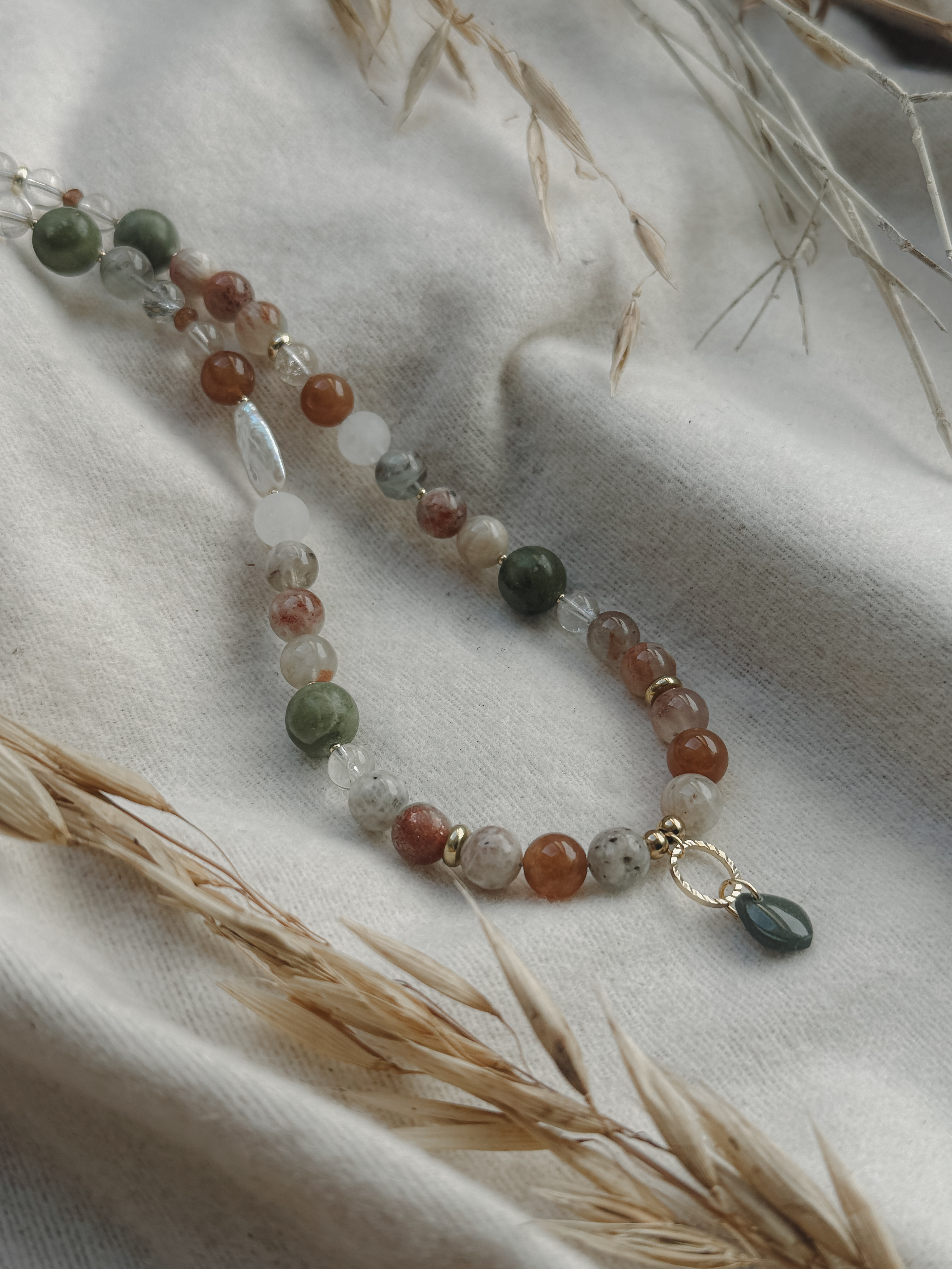 Semiprecious stones necklace with clay pendant, photo 4