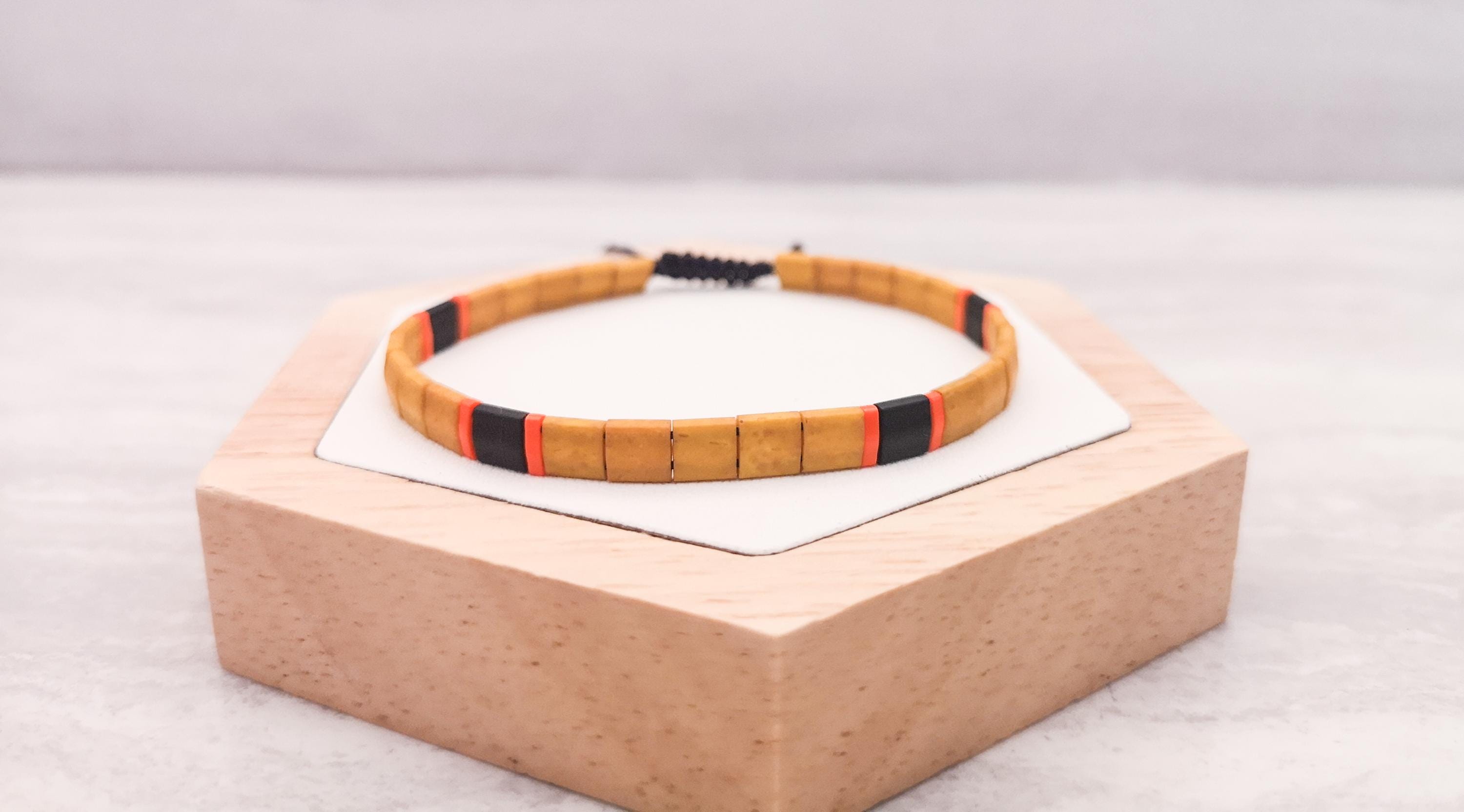Beaded bracelet, unisex mustard yellow glass beads bracelet